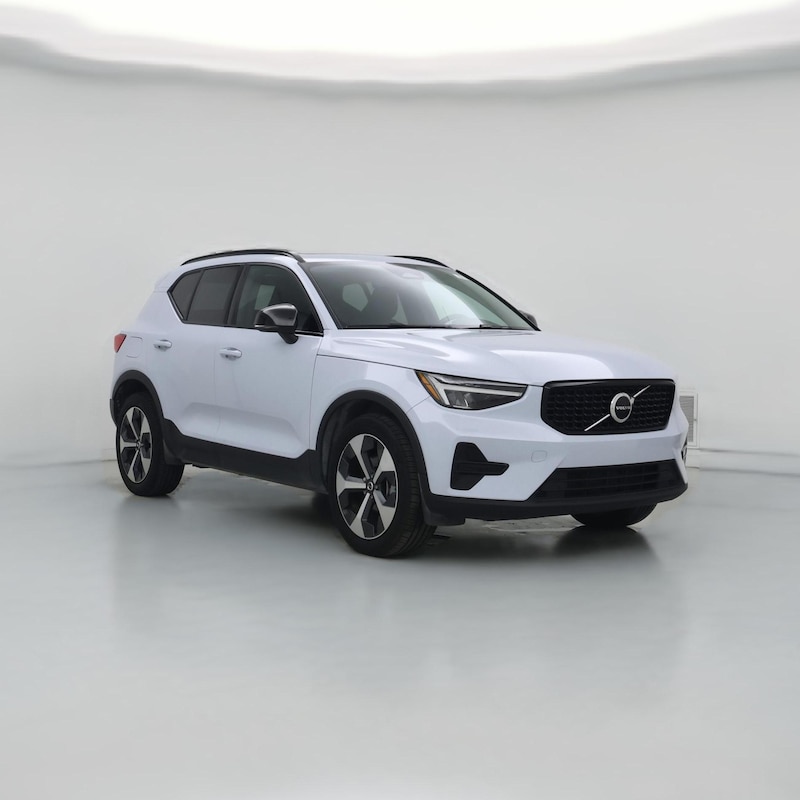 2024 Volvo XC40 B5 Core Dark Theme