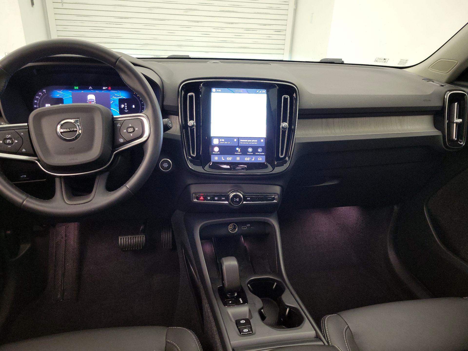 Thumbnail: 2024 Volvo XC40 - 9