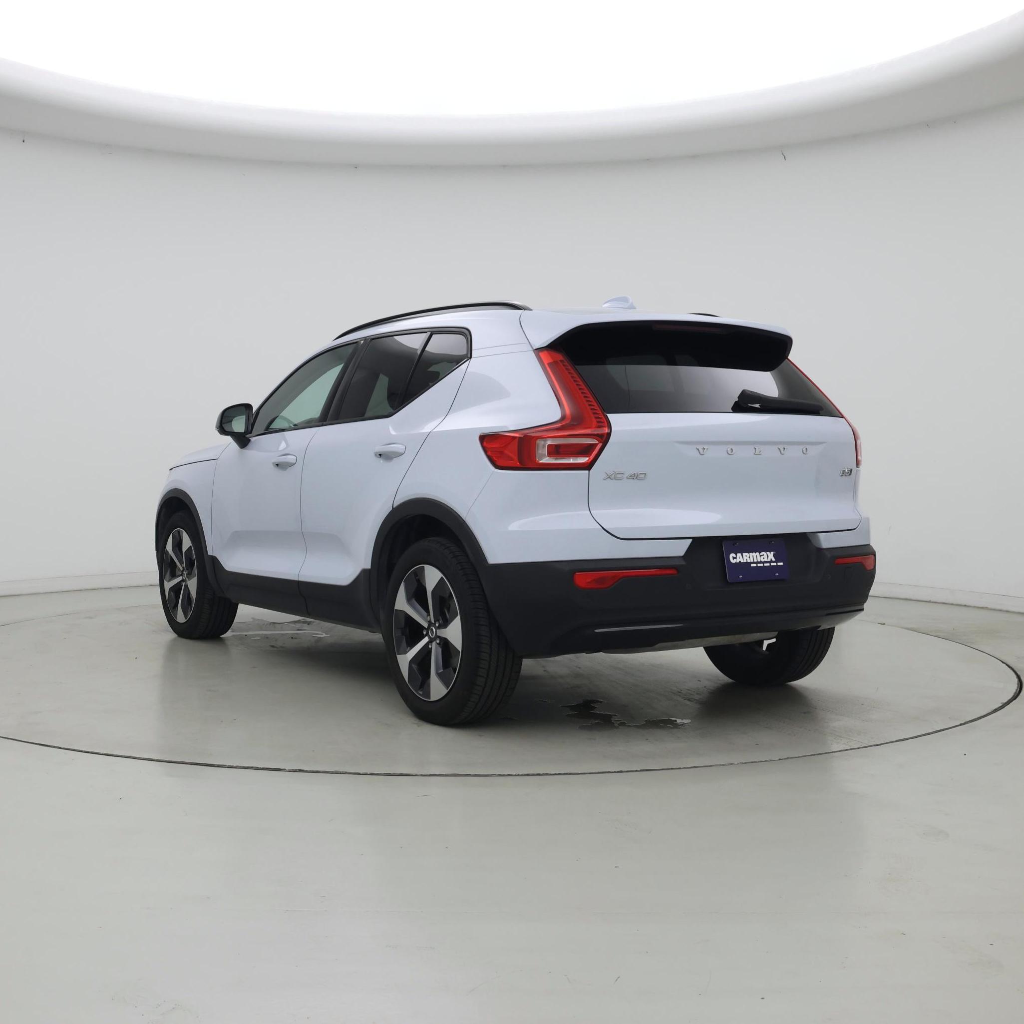 Thumbnail: 2024 Volvo XC40 - 2