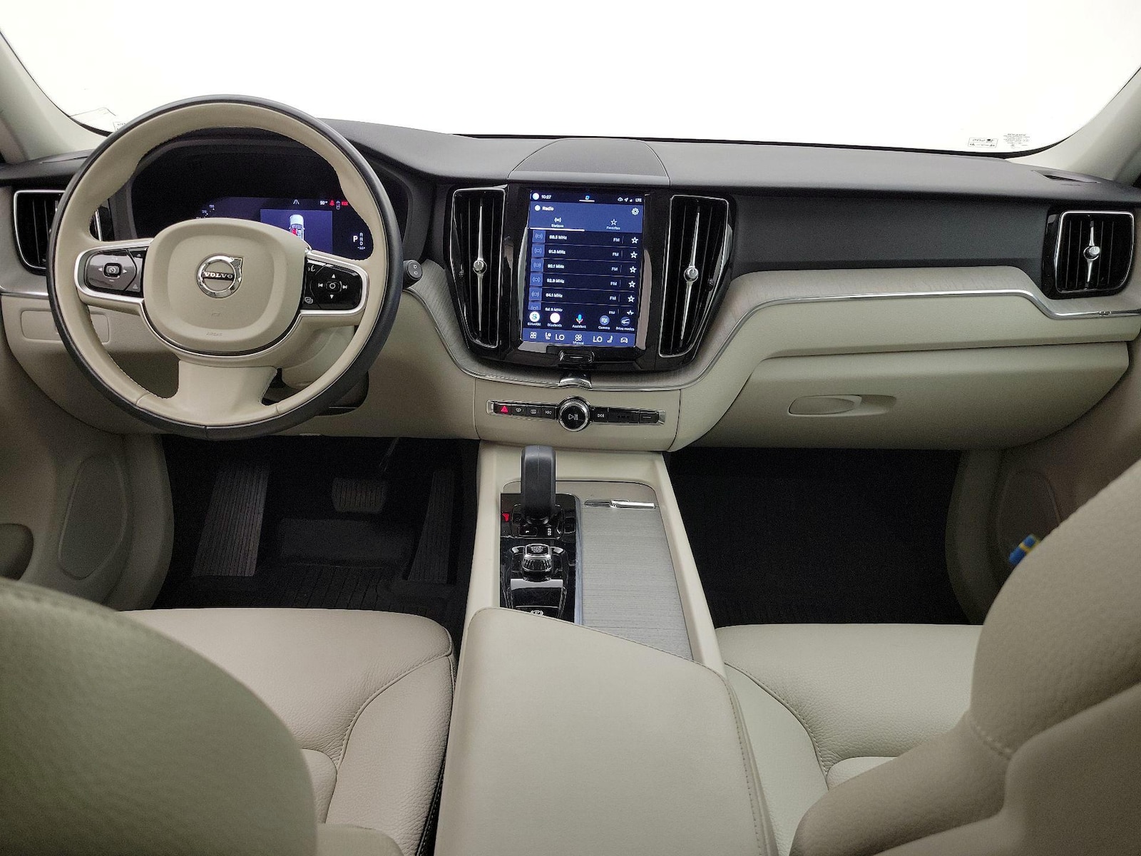 2023 Volvo XC60 Plus - Photo 10