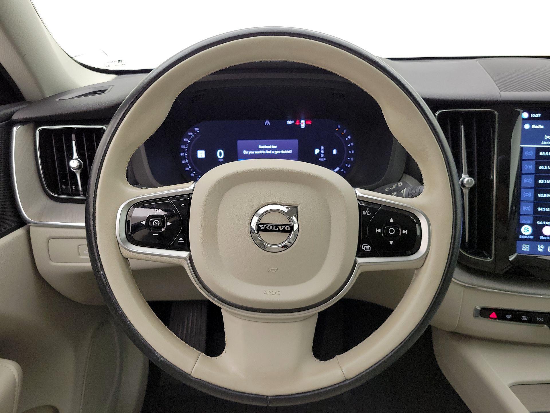 Thumbnail: 2023 Volvo XC60 - 10