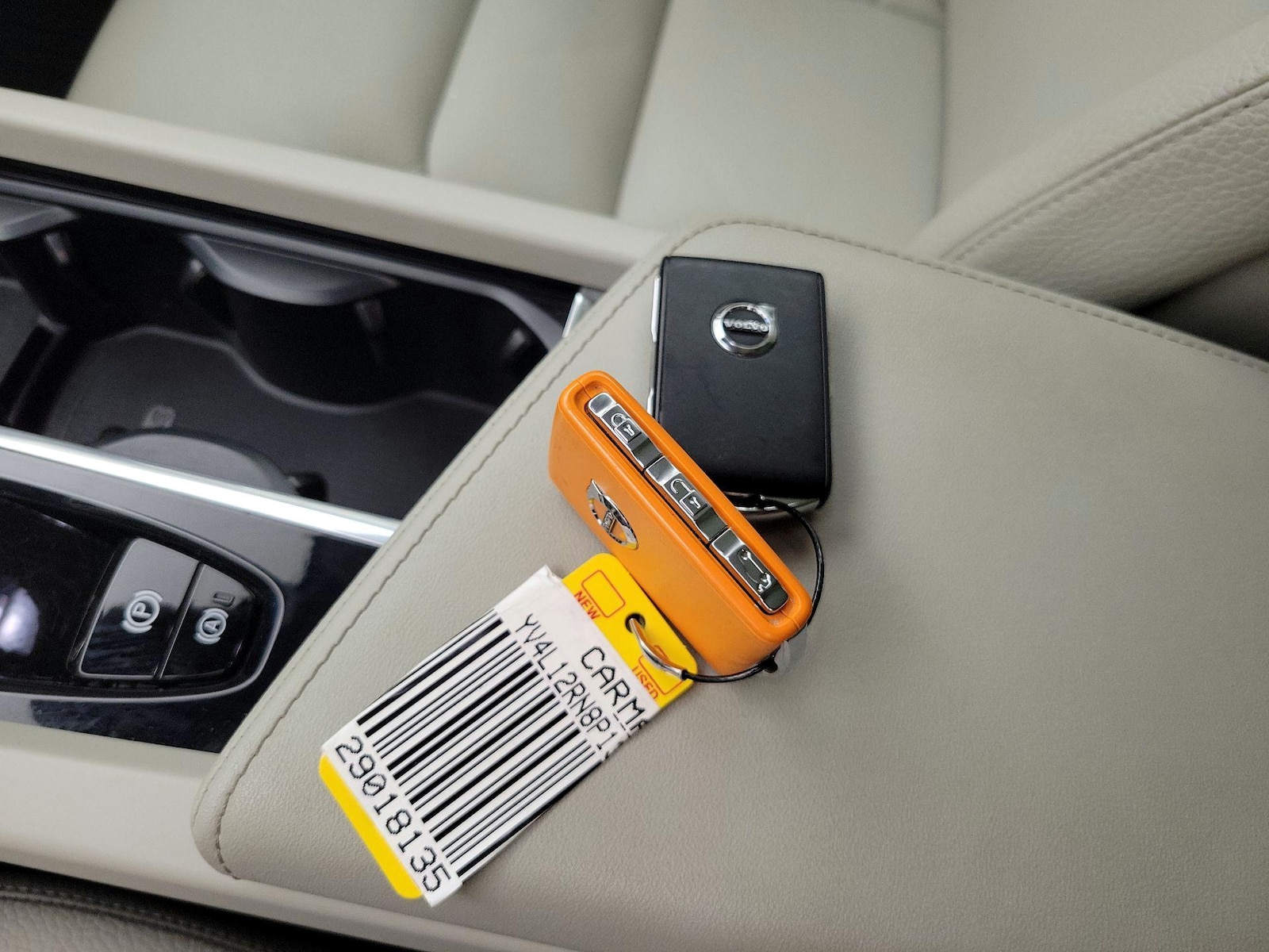 2023 Volvo XC60 Plus - Photo 23