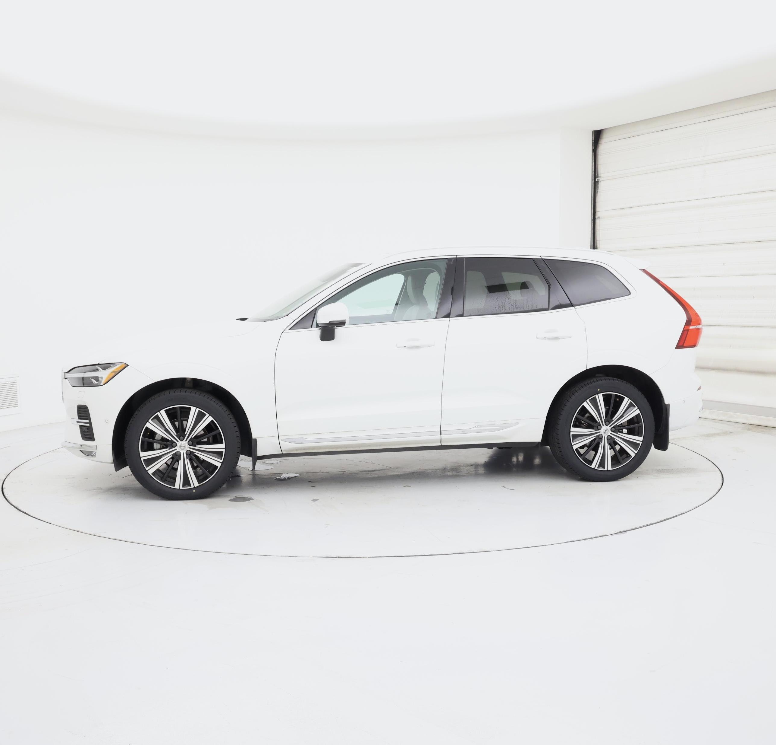 Thumbnail: 2023 Volvo XC60 - 3