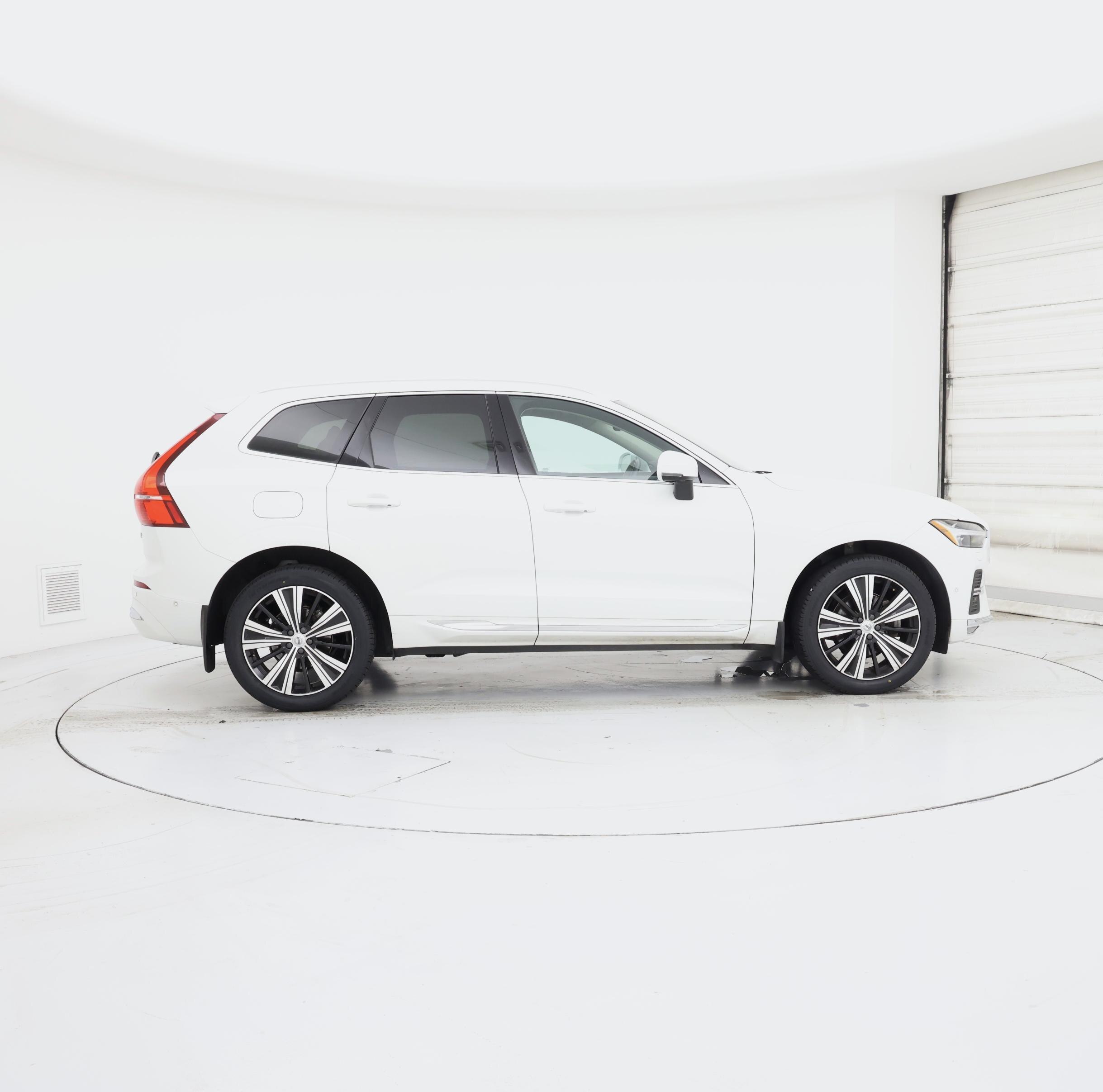Thumbnail: 2023 Volvo XC60 - 7