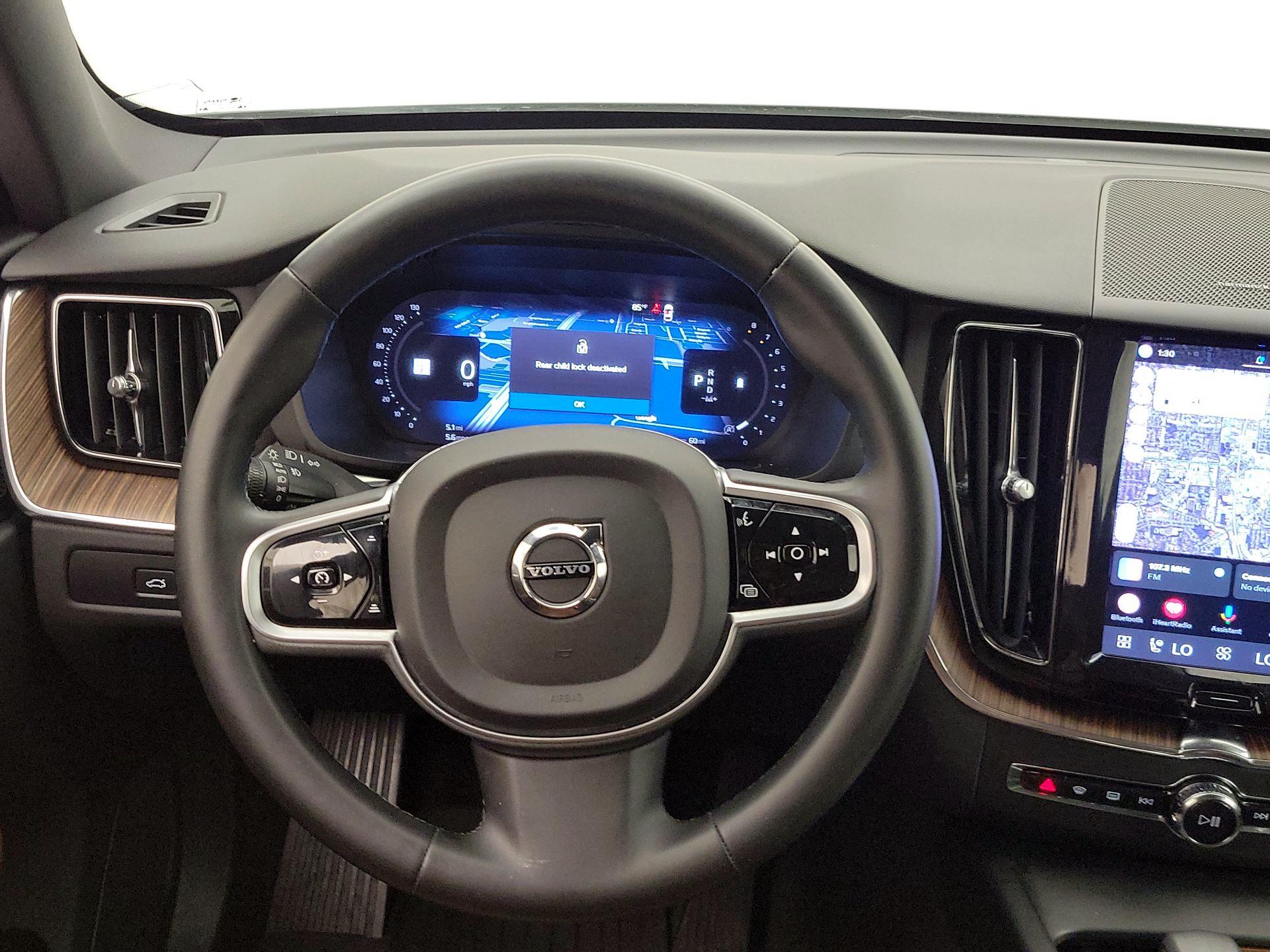 Thumbnail: 2023 Volvo XC60 - 10