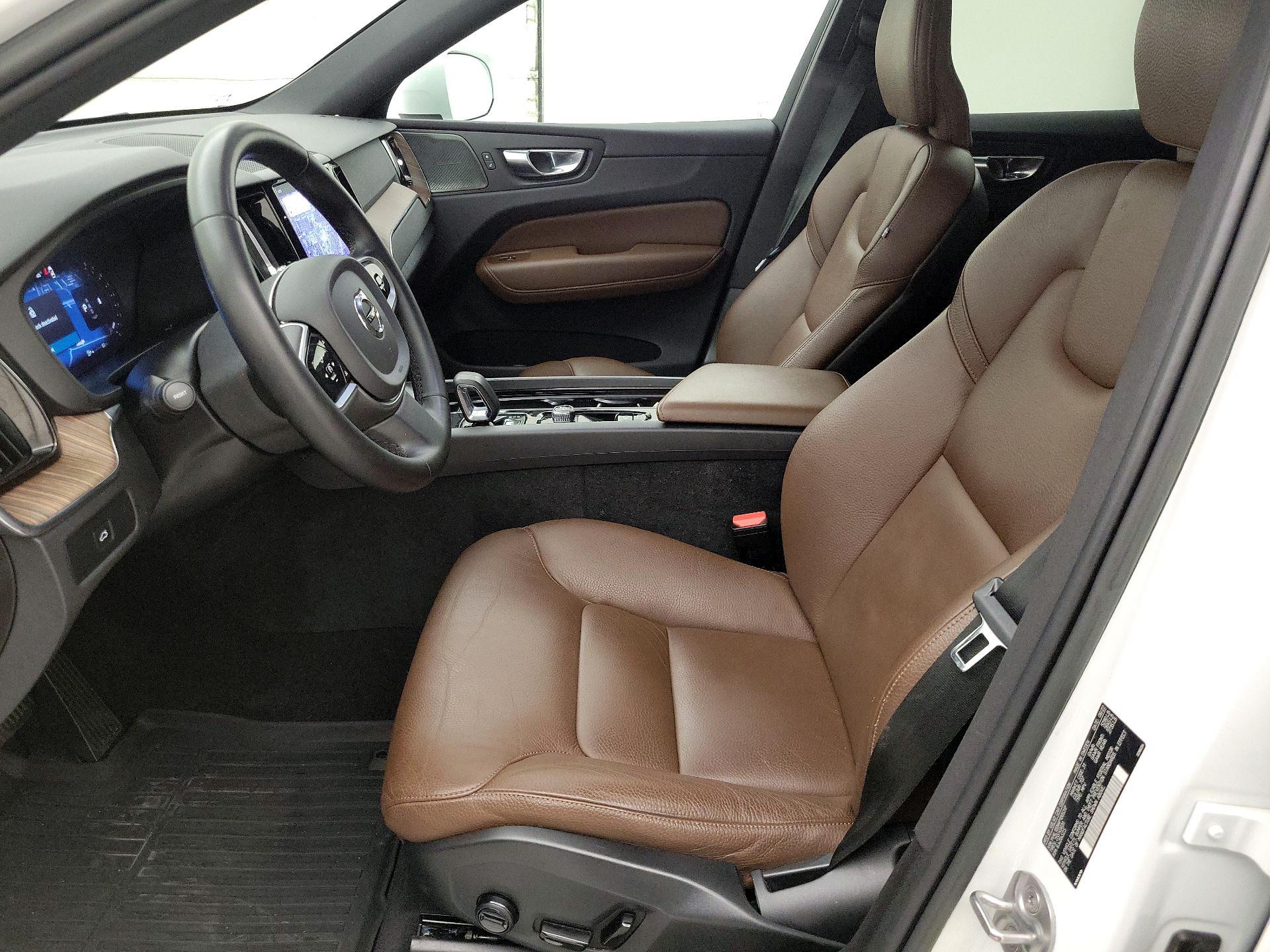 Thumbnail: 2023 Volvo XC60 - 11
