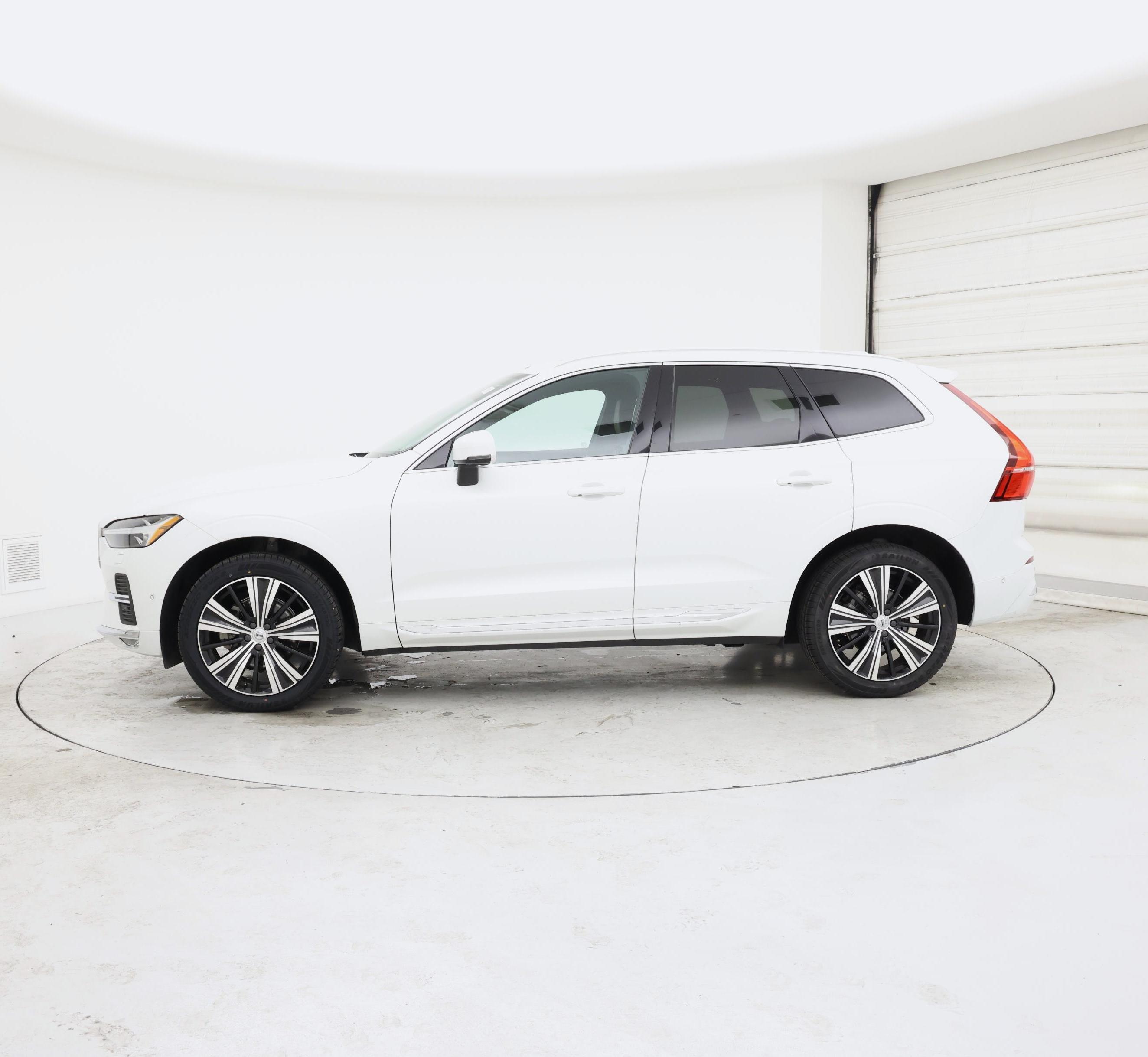 Thumbnail: 2023 Volvo XC60 - 3