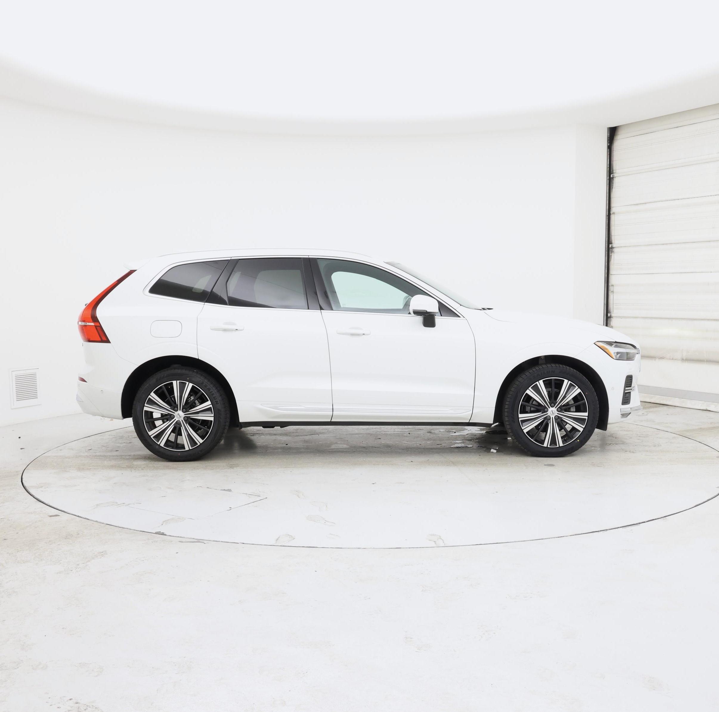 Thumbnail: 2023 Volvo XC60 - 7