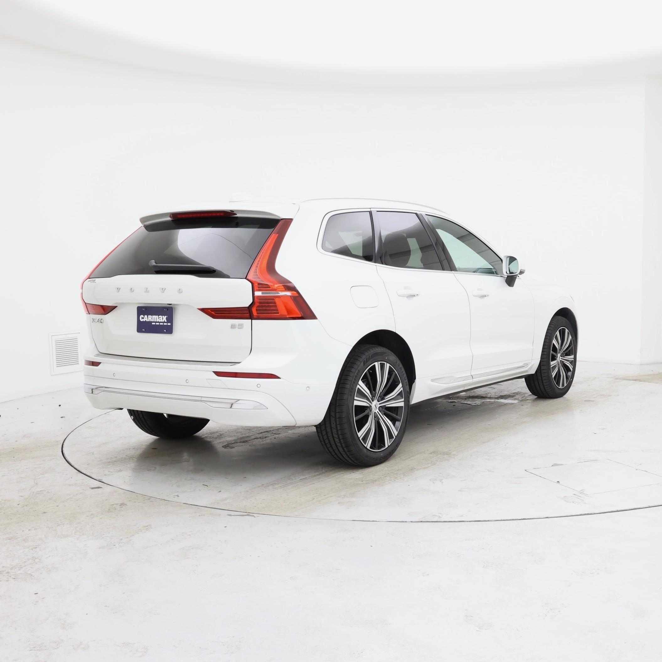 Thumbnail: 2023 Volvo XC60 - 8