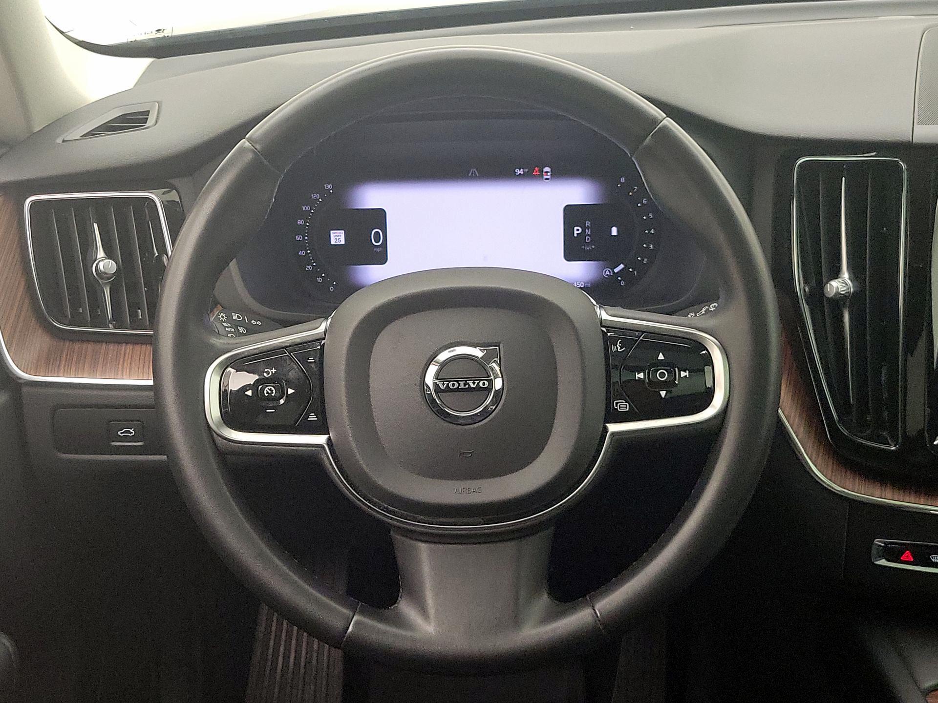 Thumbnail: 2024 Volvo XC60 - 10