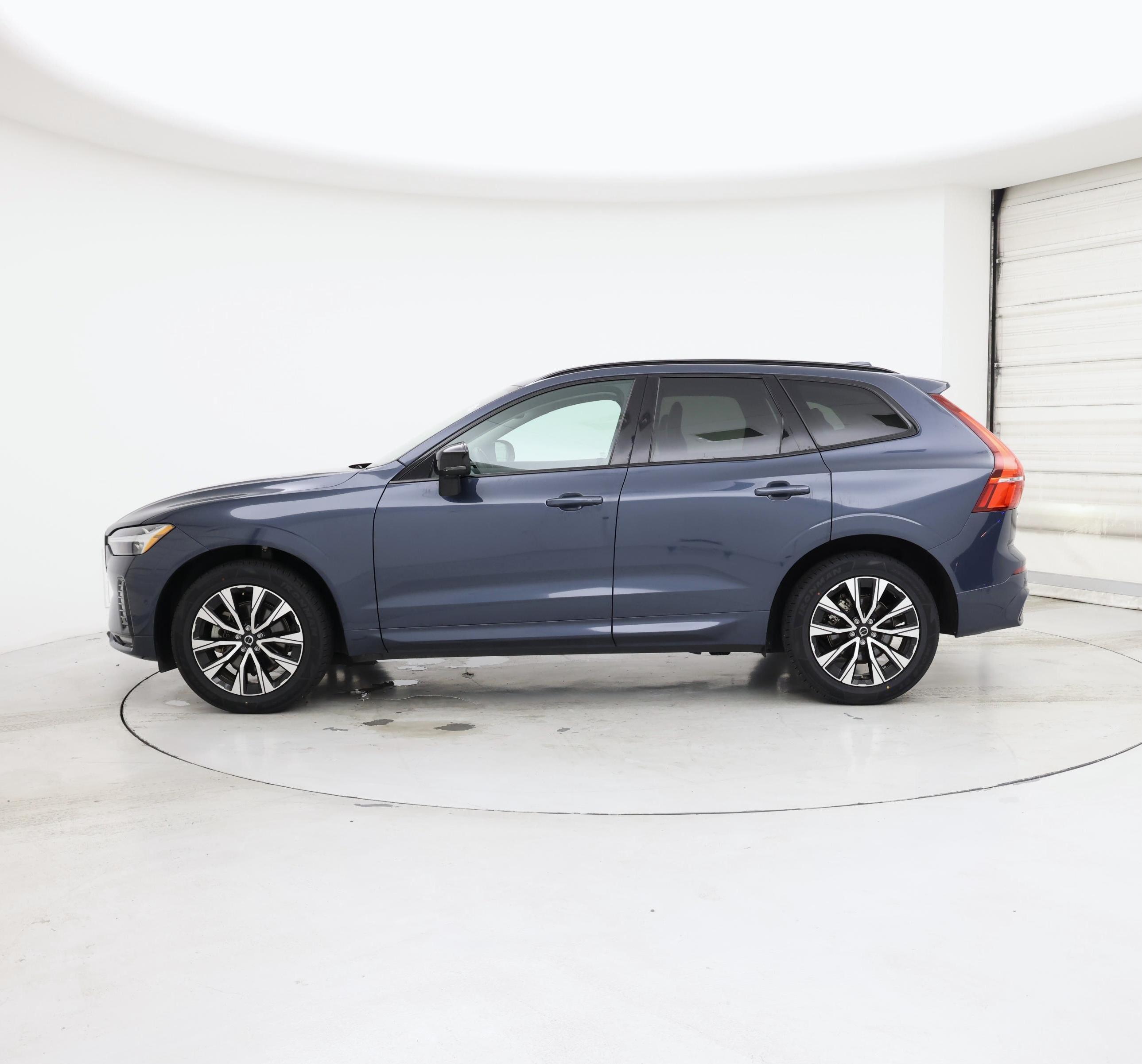 Thumbnail: 2024 Volvo XC60 - 3