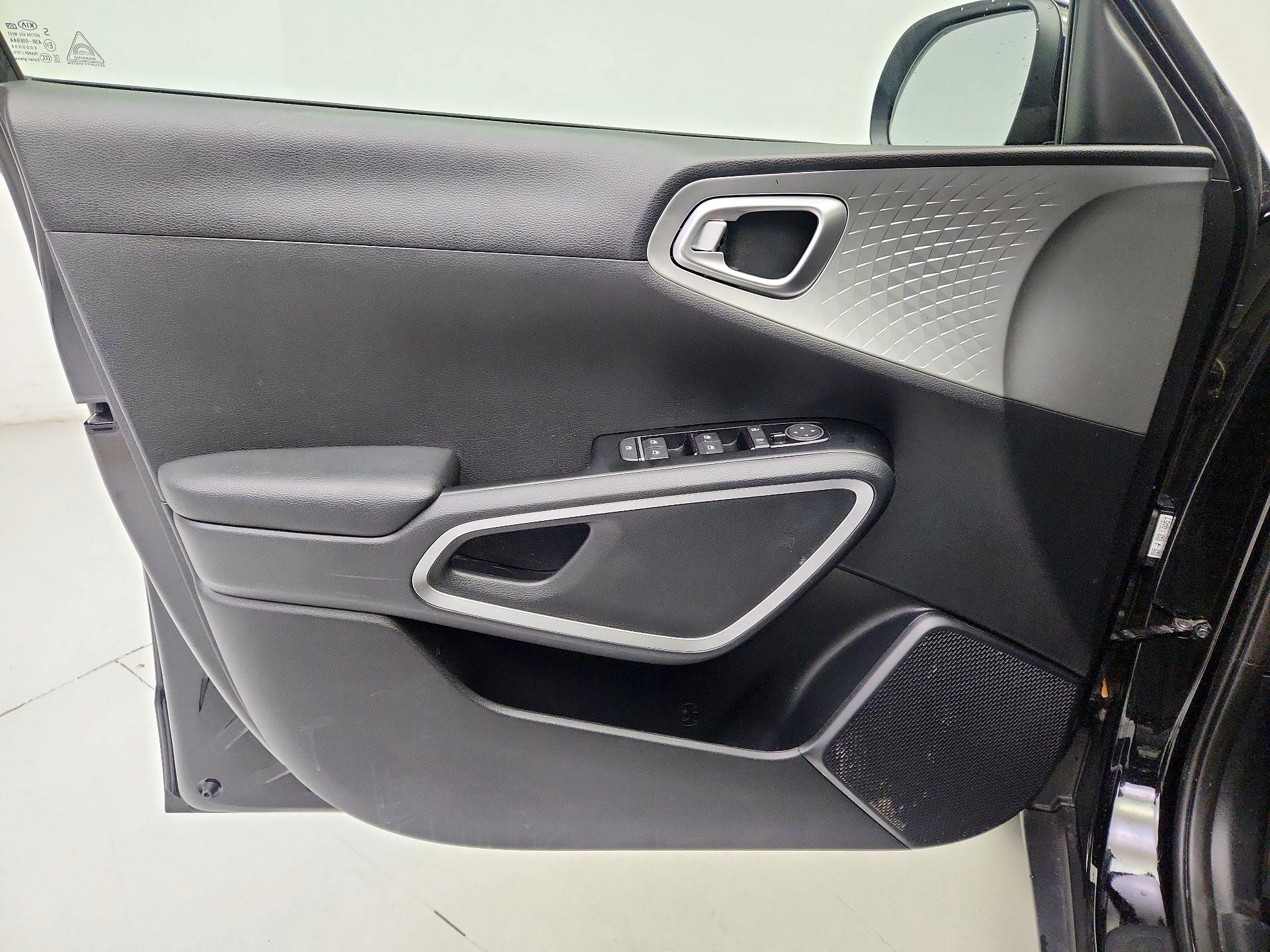 Thumbnail: 2020 Kia Soul - 12