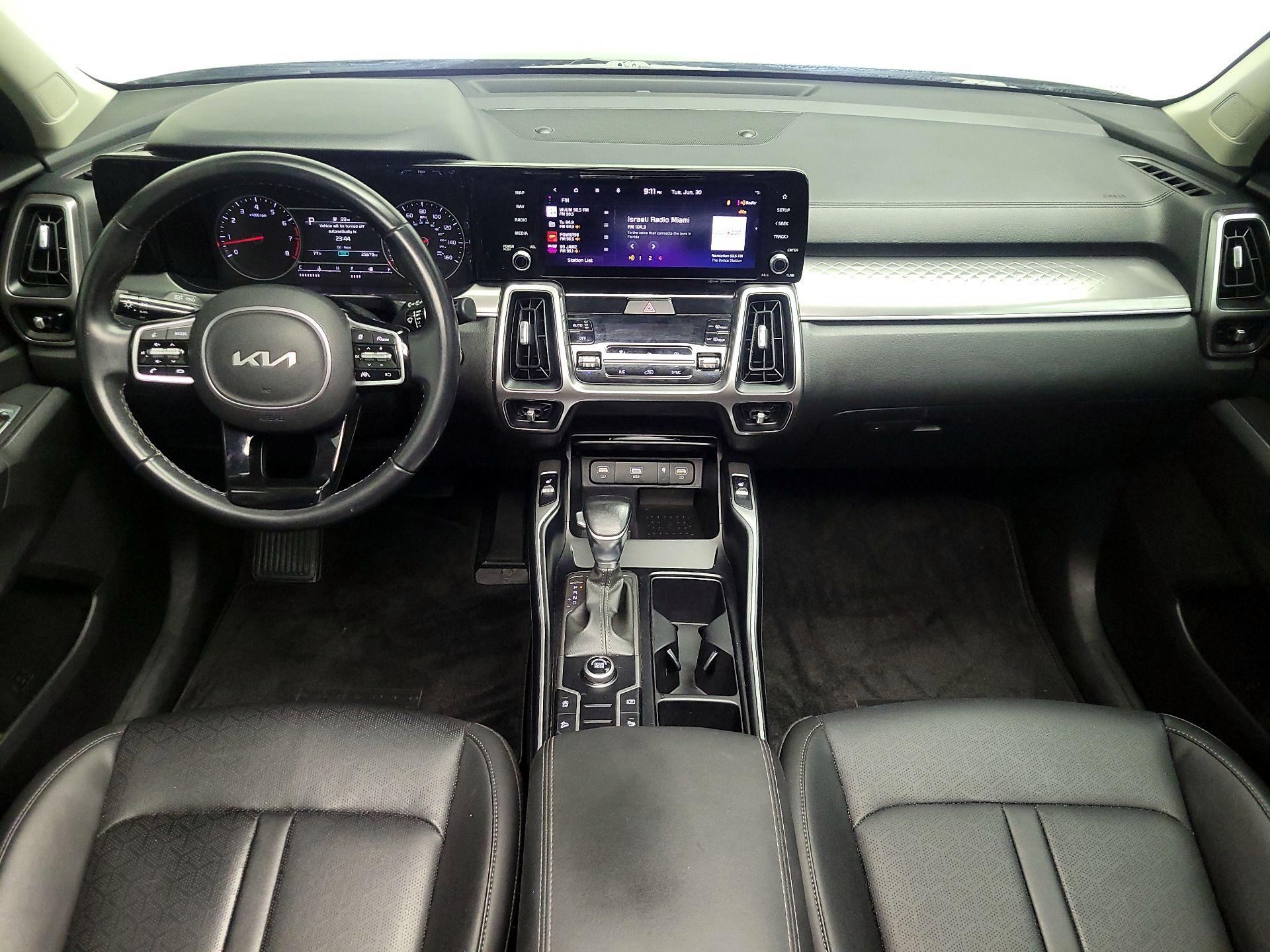 Thumbnail: 2023 Kia Sorento - 9
