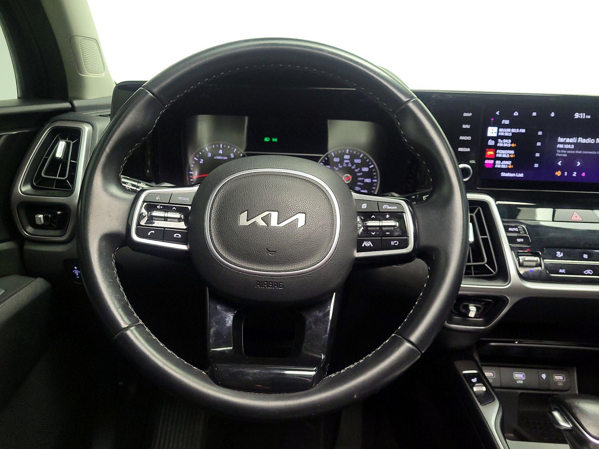 Thumbnail: 2023 Kia Sorento - 10