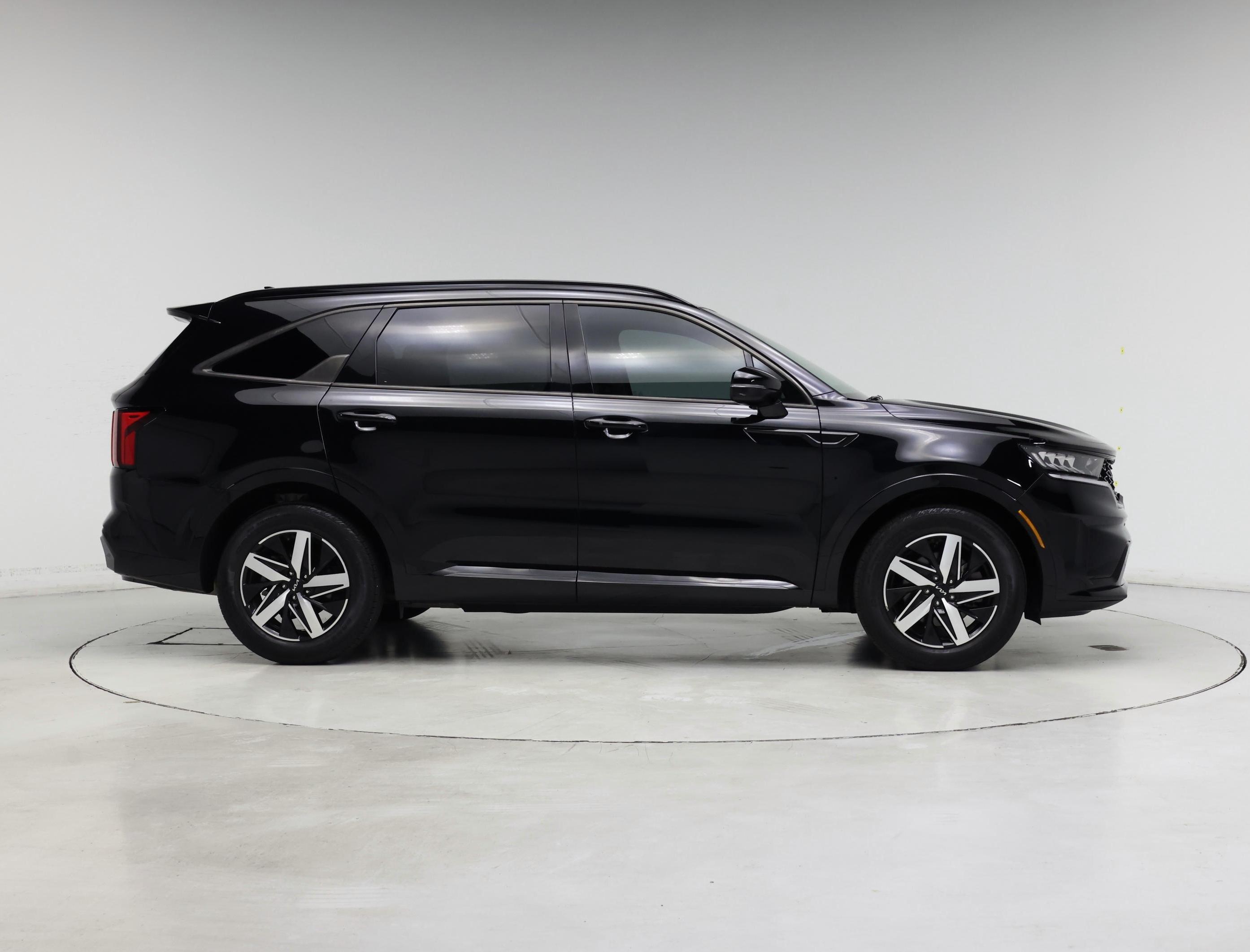 Thumbnail: 2023 Kia Sorento - 7