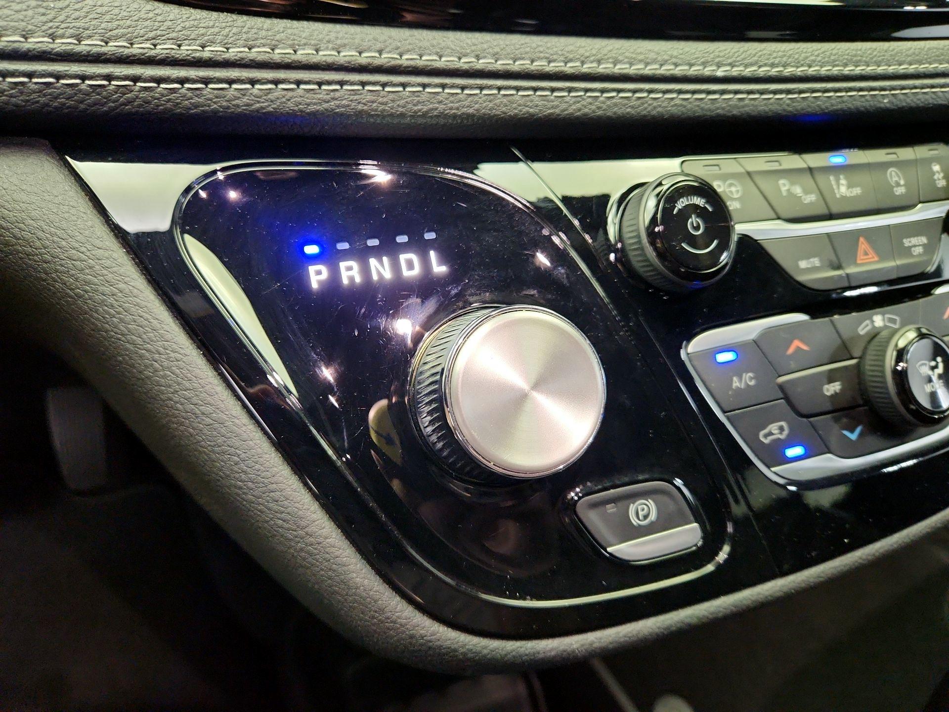 Thumbnail: 2023 Chrysler Pacifica - 18