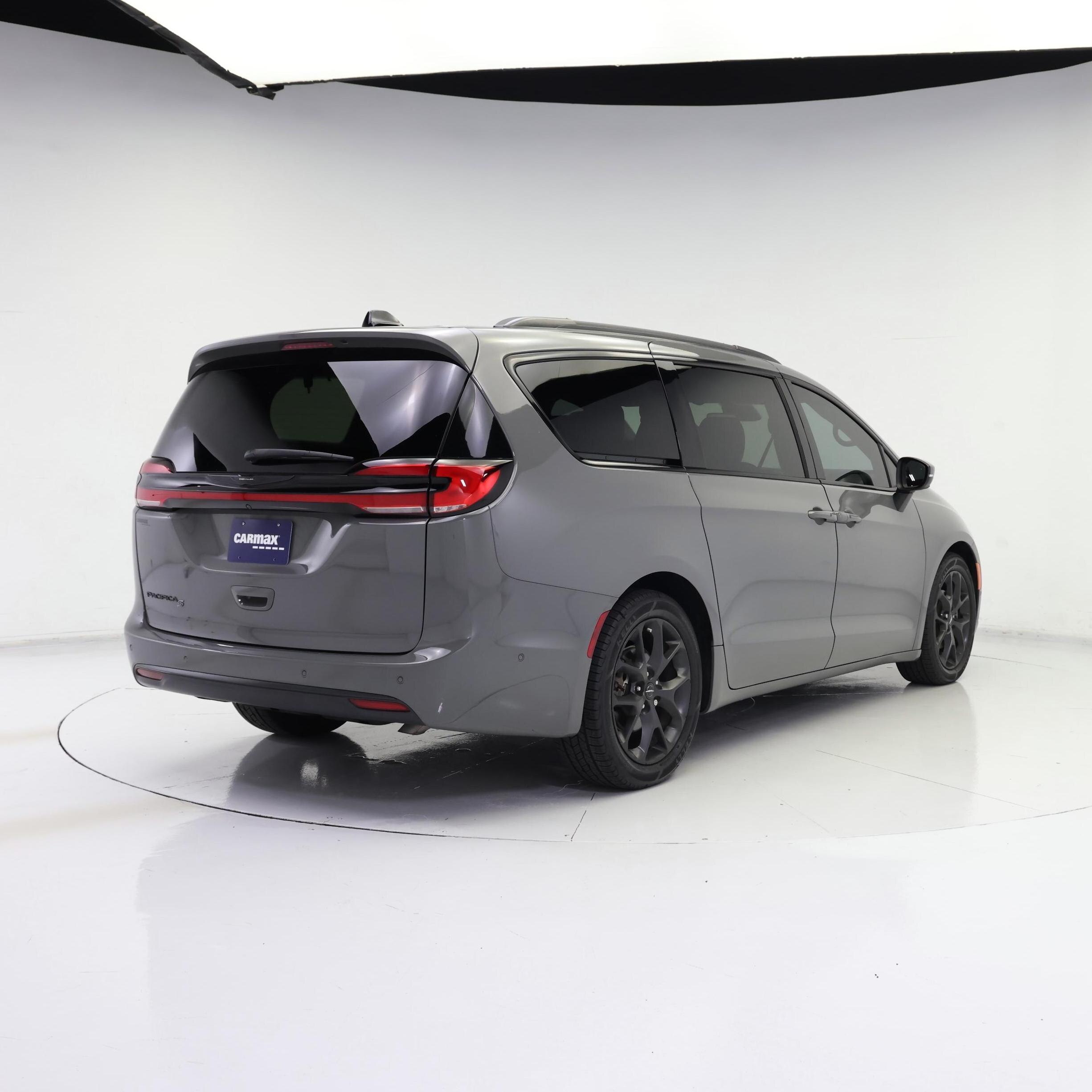 Thumbnail: 2023 Chrysler Pacifica - 8