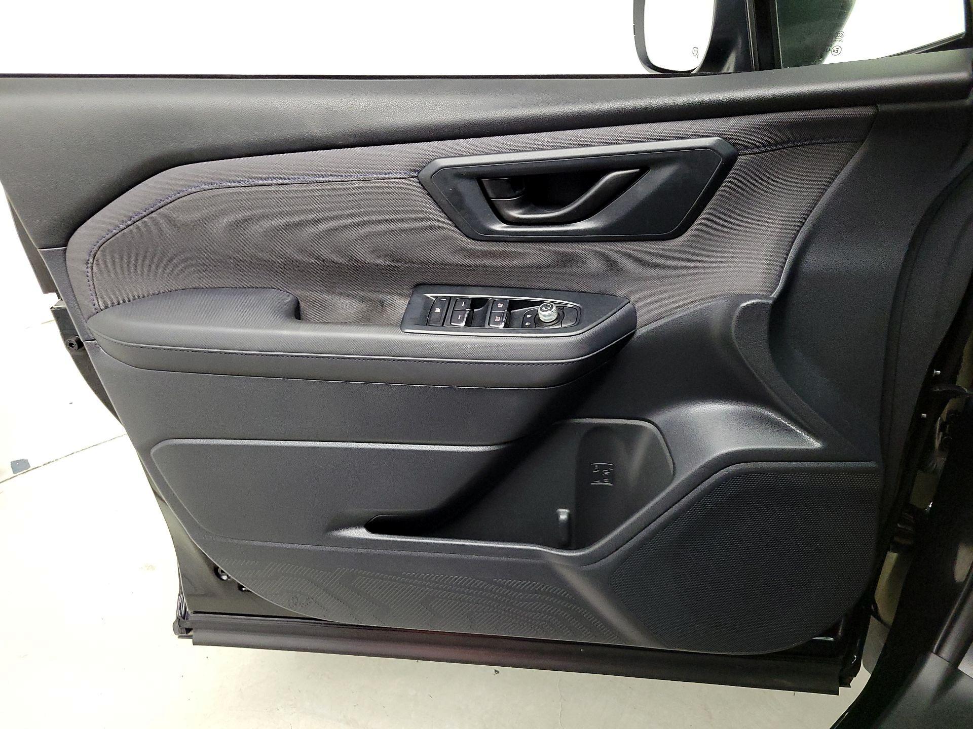 Thumbnail: 2025 Subaru Forester - 12