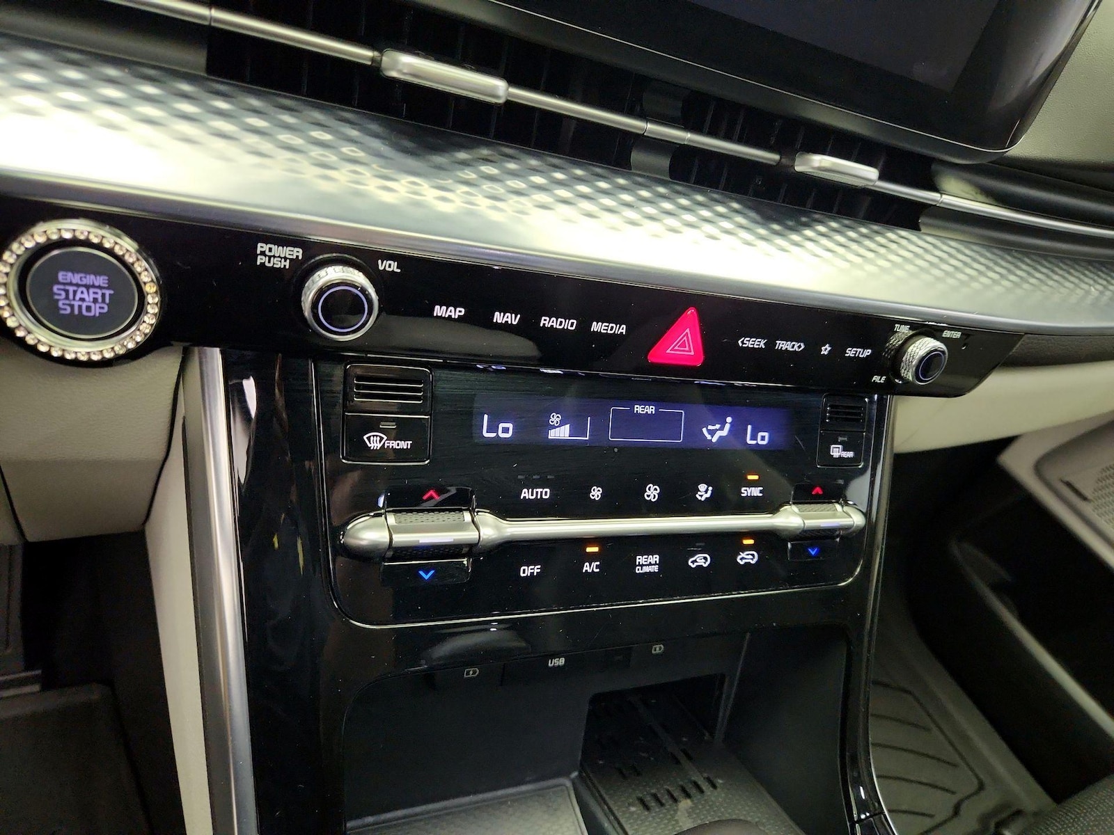 2024 Kia Carnival SX Prestige - Photo 18