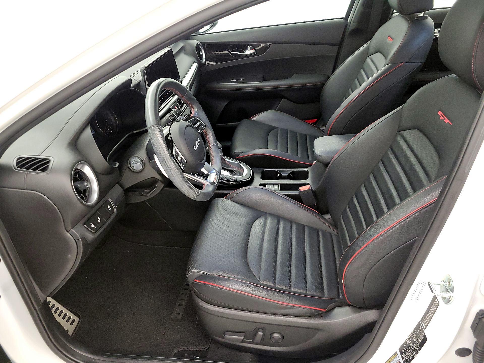 Thumbnail: 2023 Kia Forte - 11