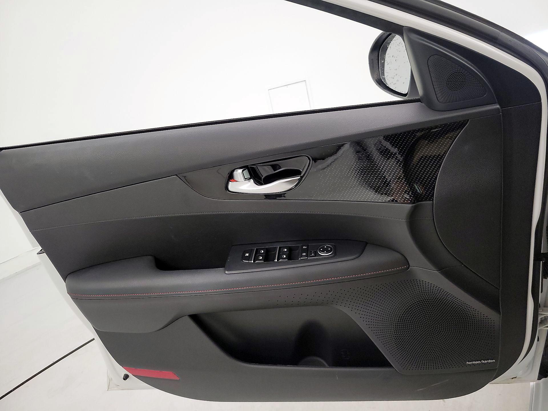 Thumbnail: 2023 Kia Forte - 12