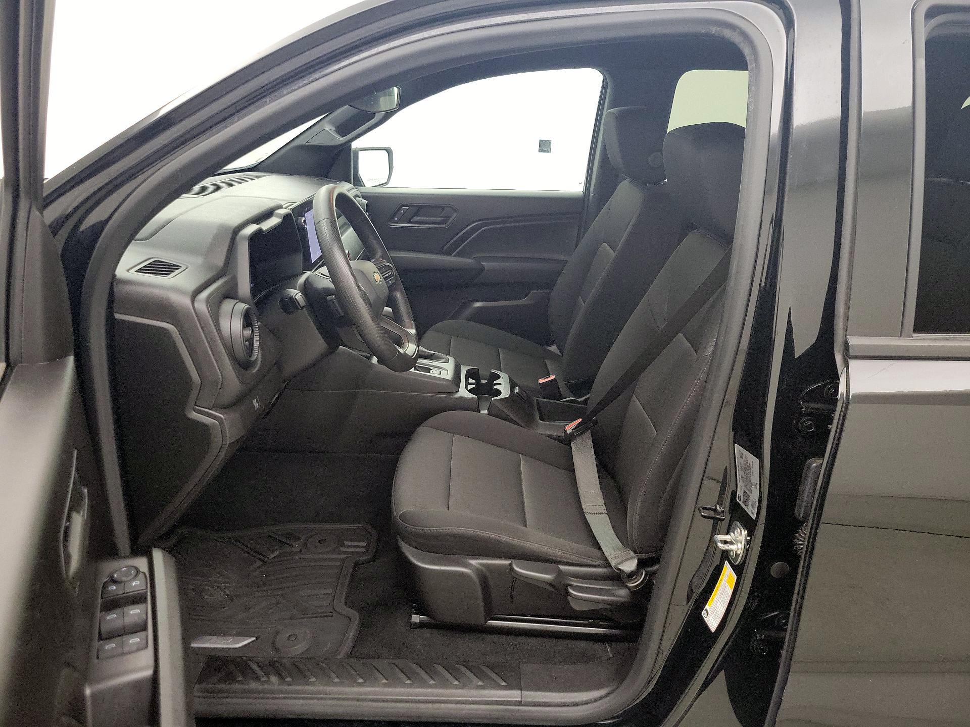 Thumbnail: 2024 Chevrolet Colorado - 11