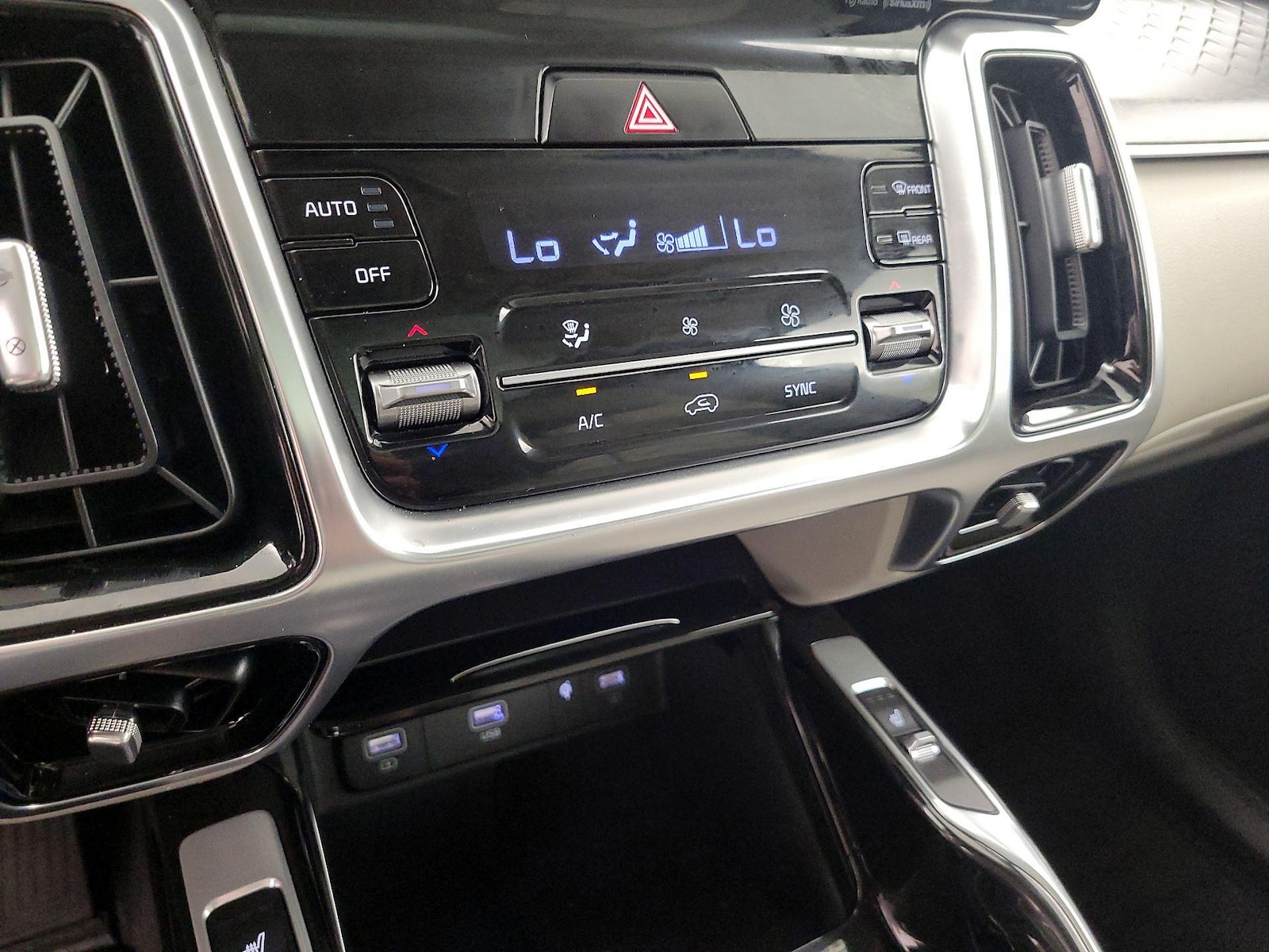 2021 Kia Sorento SX - Photo 18