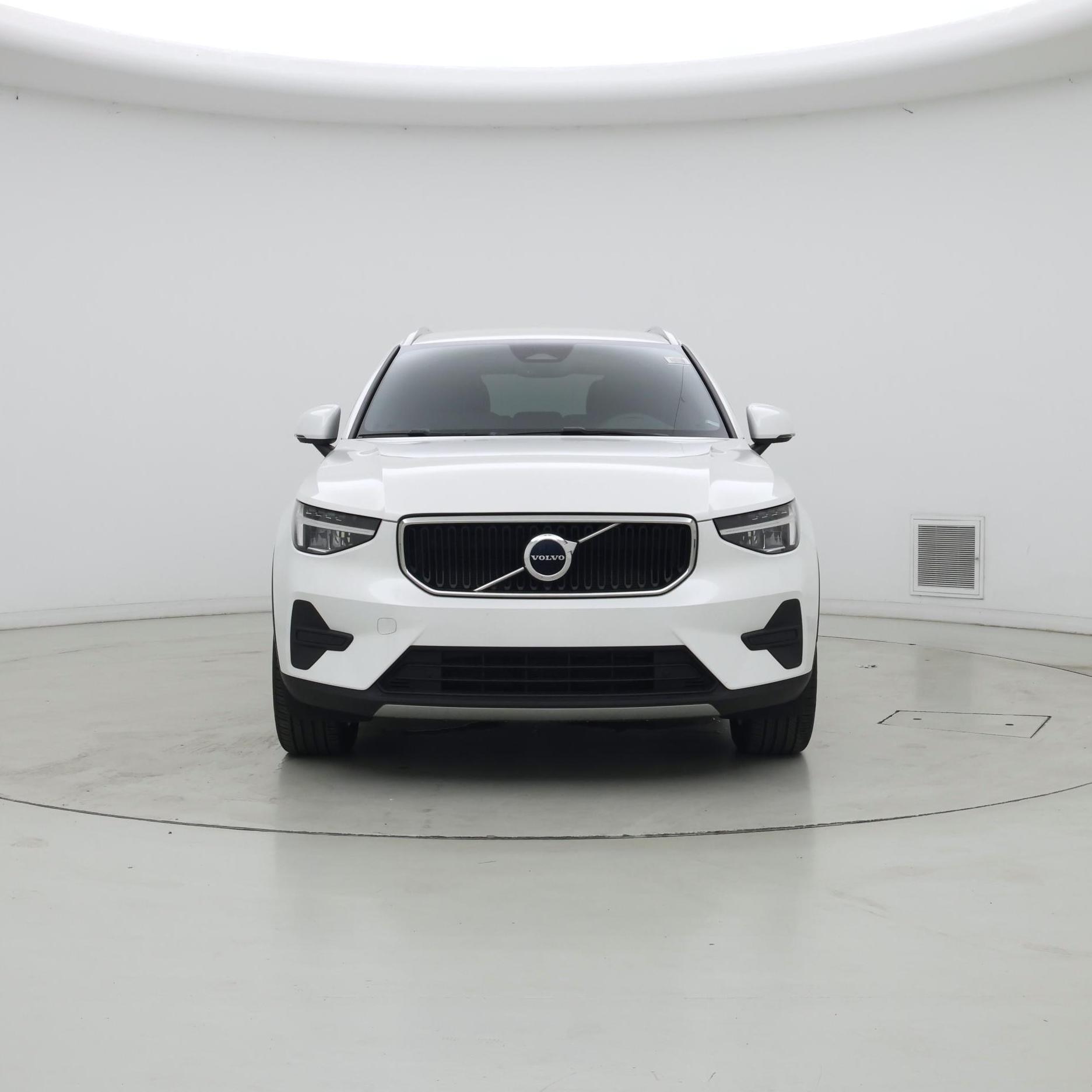 Thumbnail: 2023 Volvo XC40 - 5