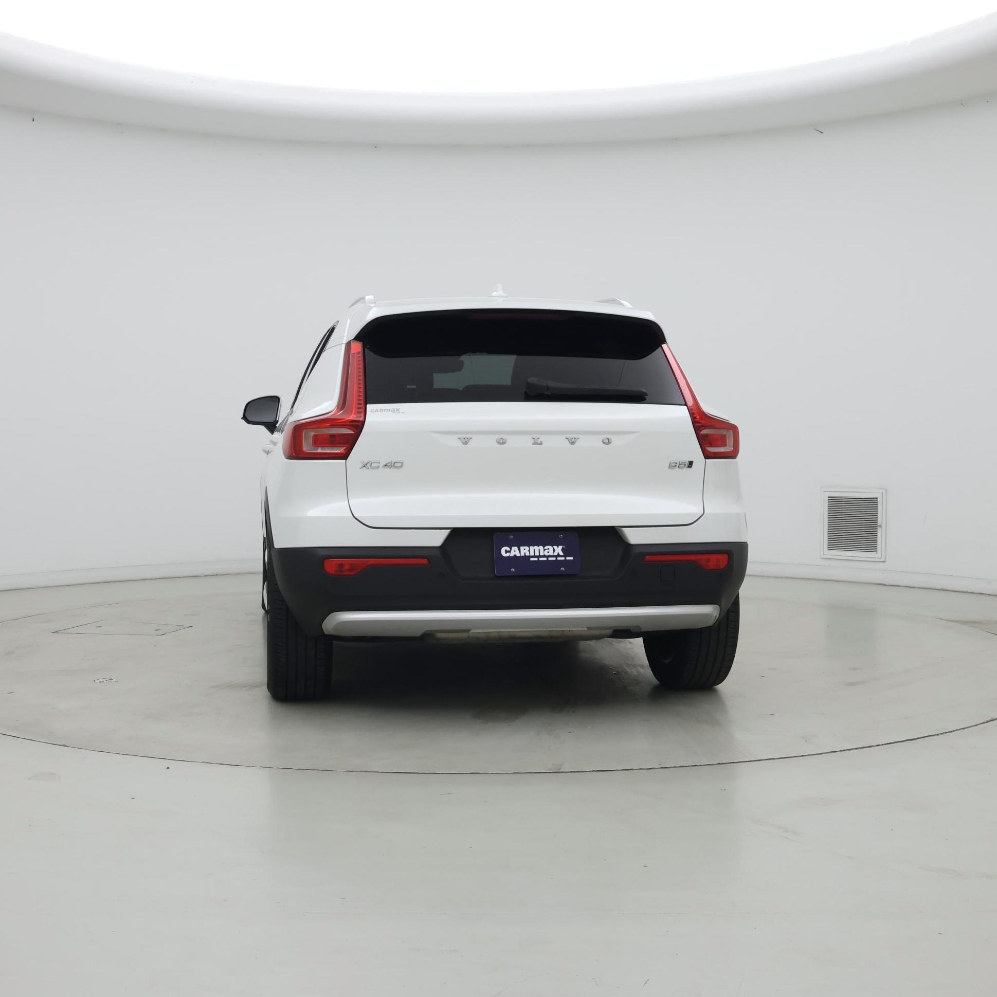 Thumbnail: 2023 Volvo XC40 - 6