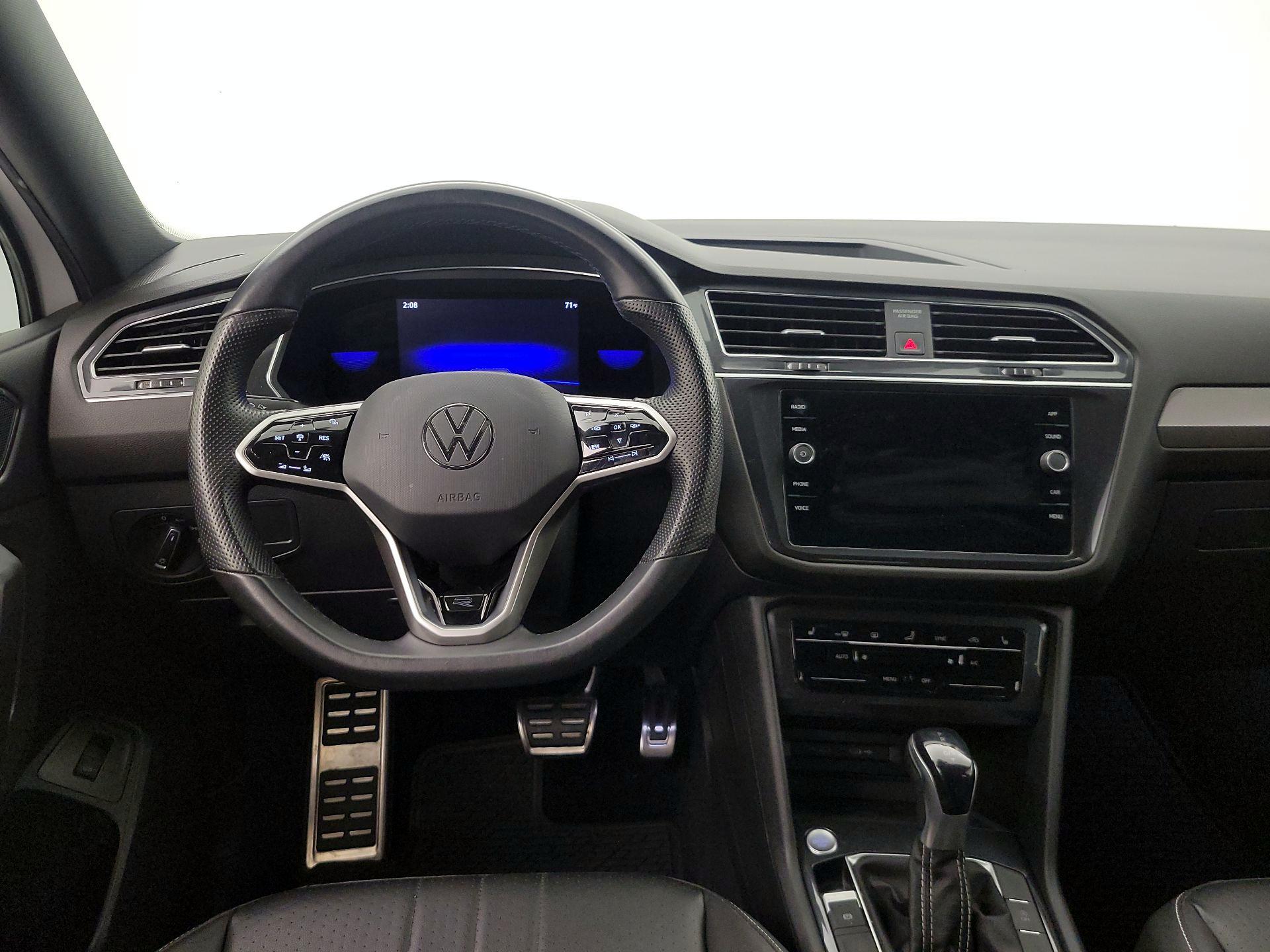 Thumbnail: 2022 Volkswagen Tiguan - 10