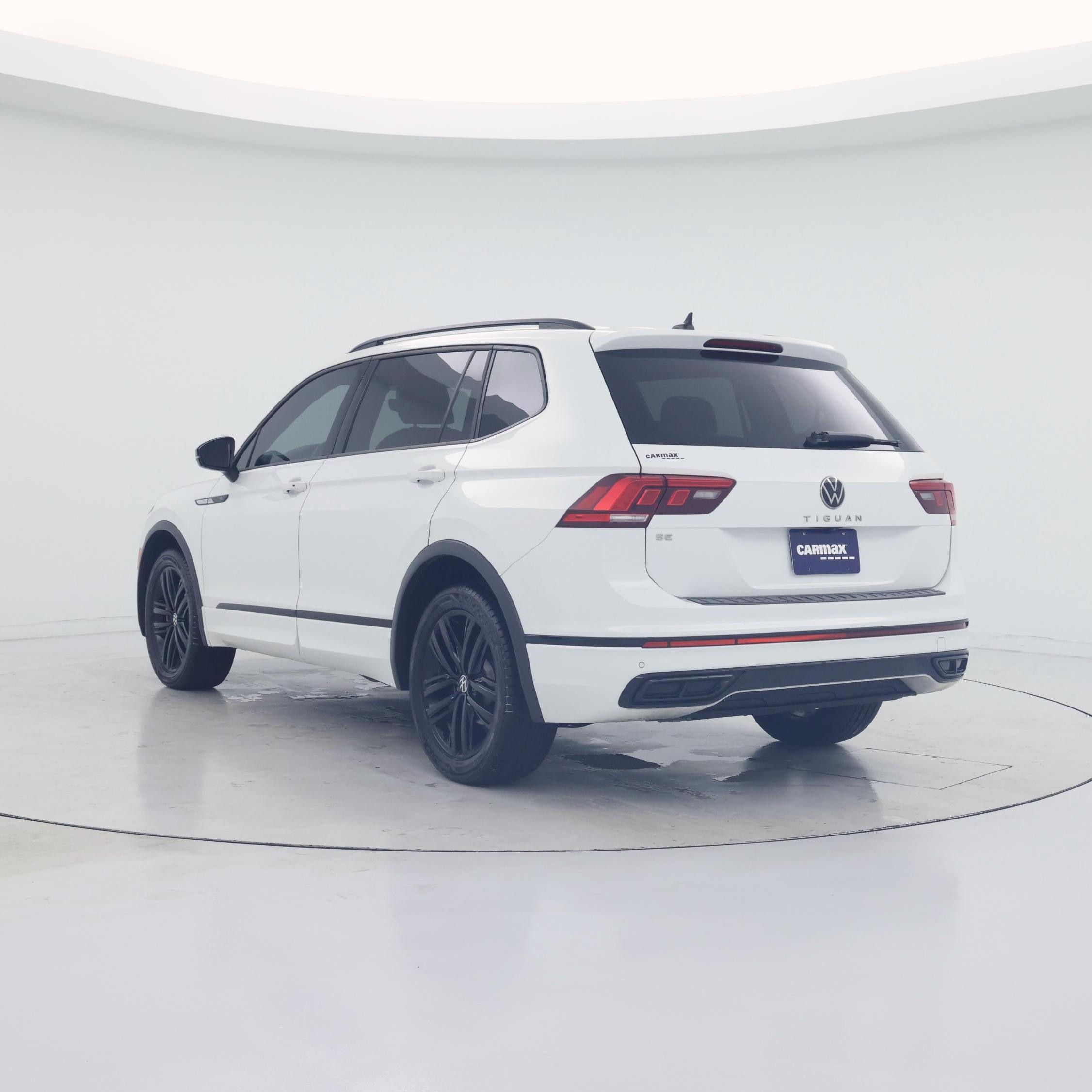 Thumbnail: 2022 Volkswagen Tiguan - 2