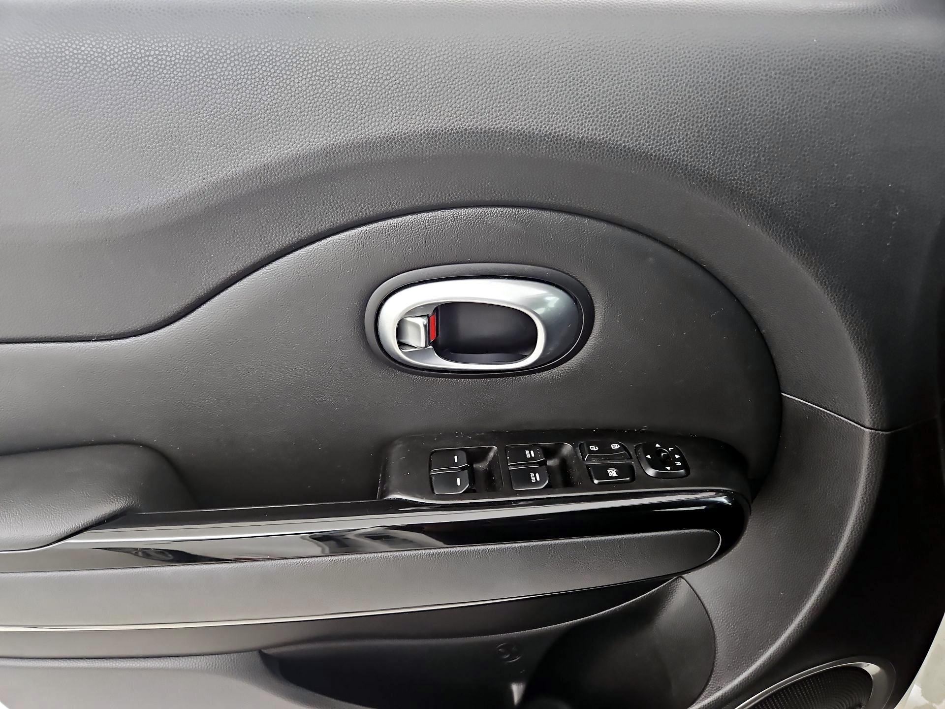 Thumbnail: 2014 Kia Soul - 10
