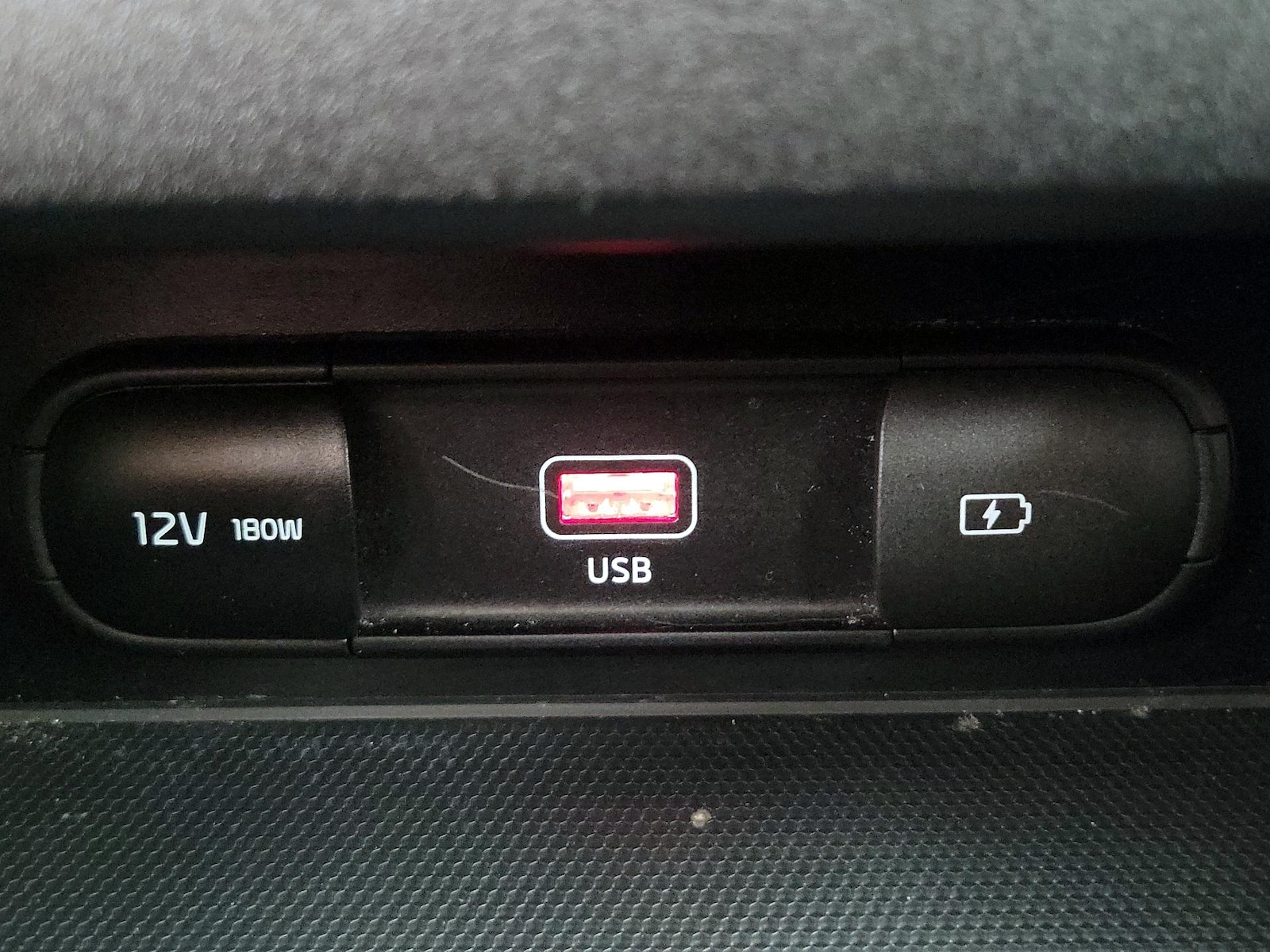 2024 Kia Forte LXS - Photo 19