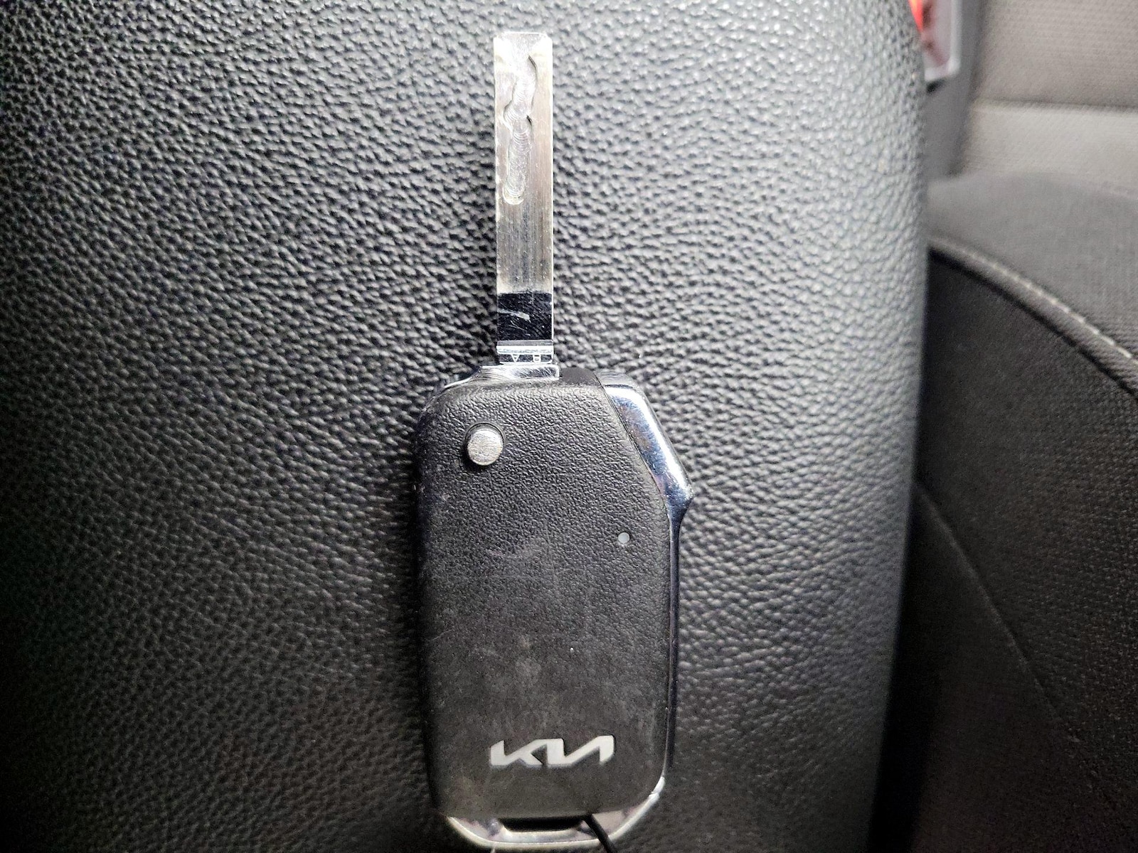 2024 Kia Forte LXS - Photo 24