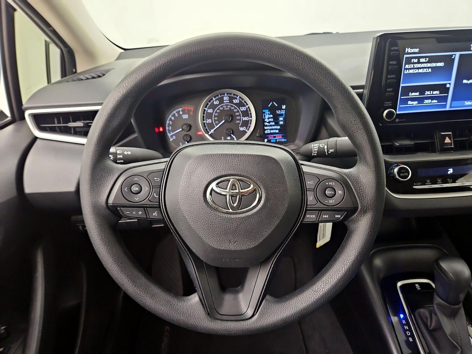 2022 Toyota Corolla LE - Photo 11