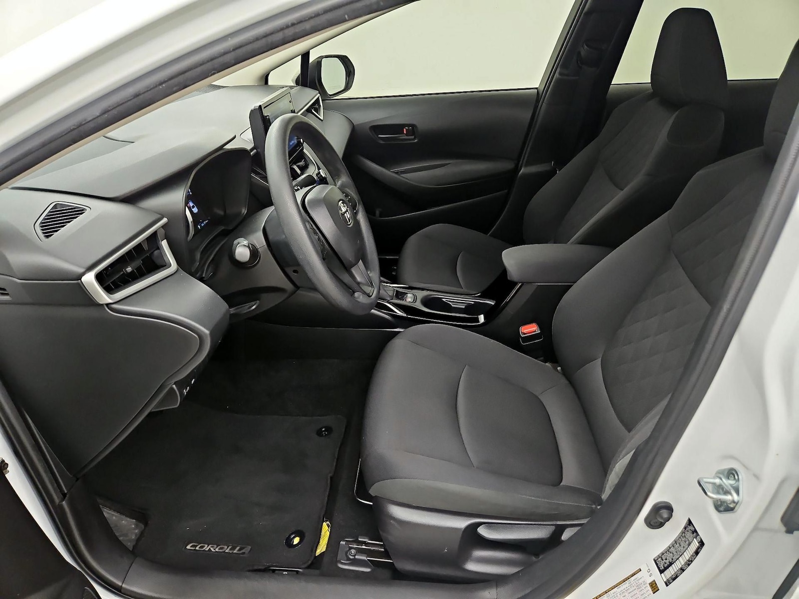 2022 Toyota Corolla LE - Photo 12
