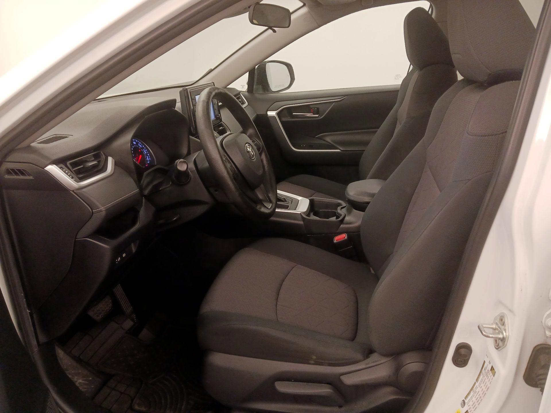 Thumbnail: 2019 Toyota RAV4 - 11