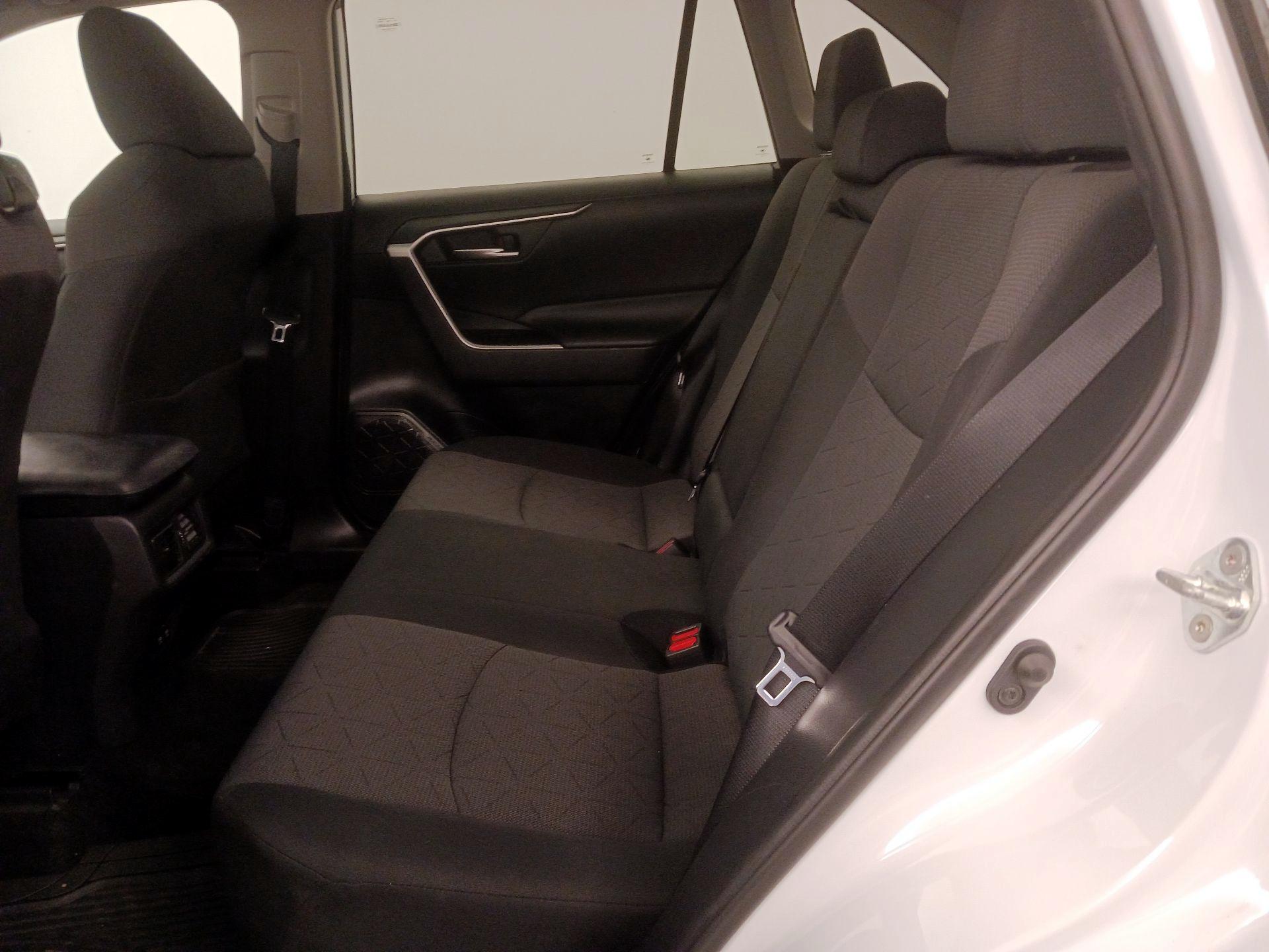 Thumbnail: 2019 Toyota RAV4 - 20