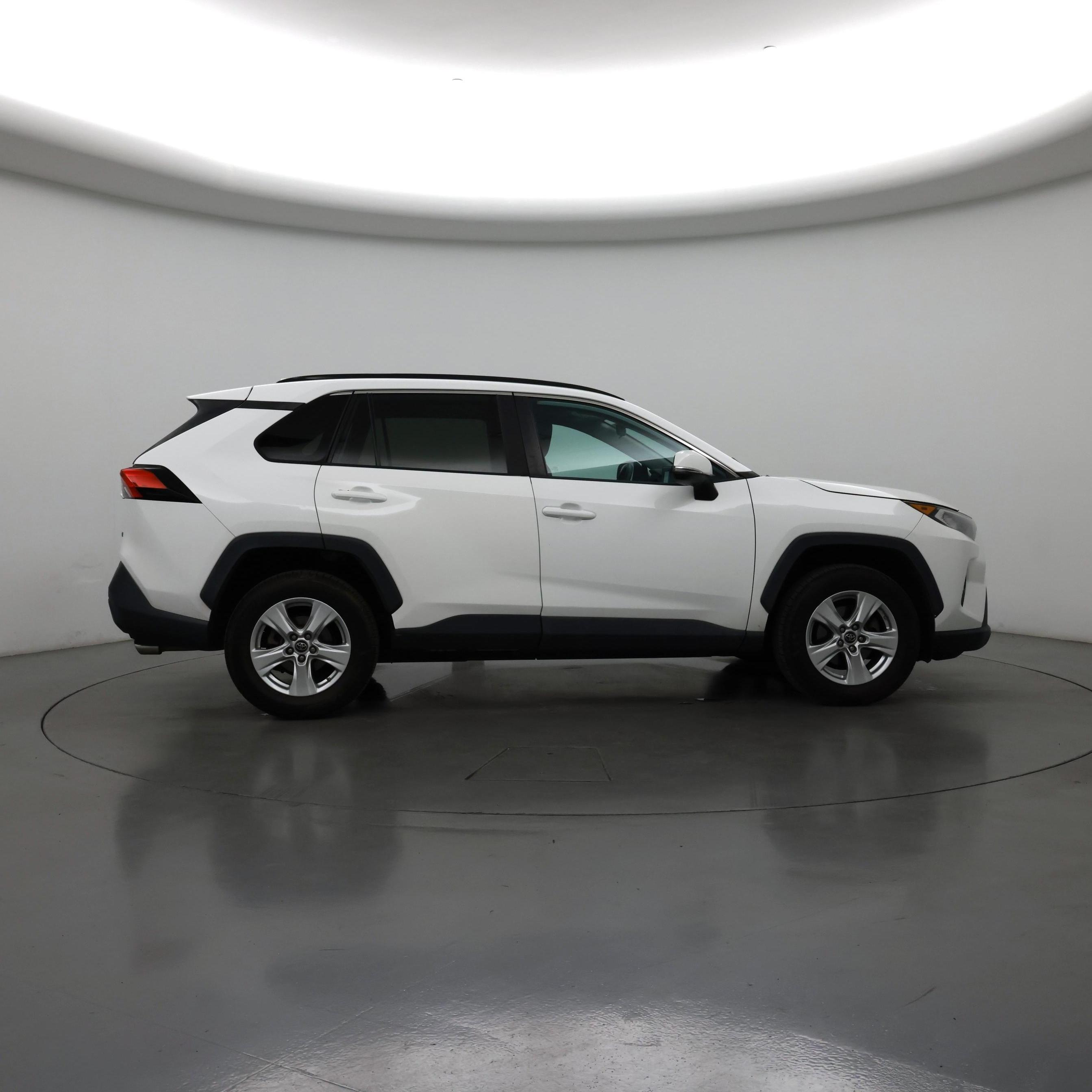 Thumbnail: 2019 Toyota RAV4 - 7