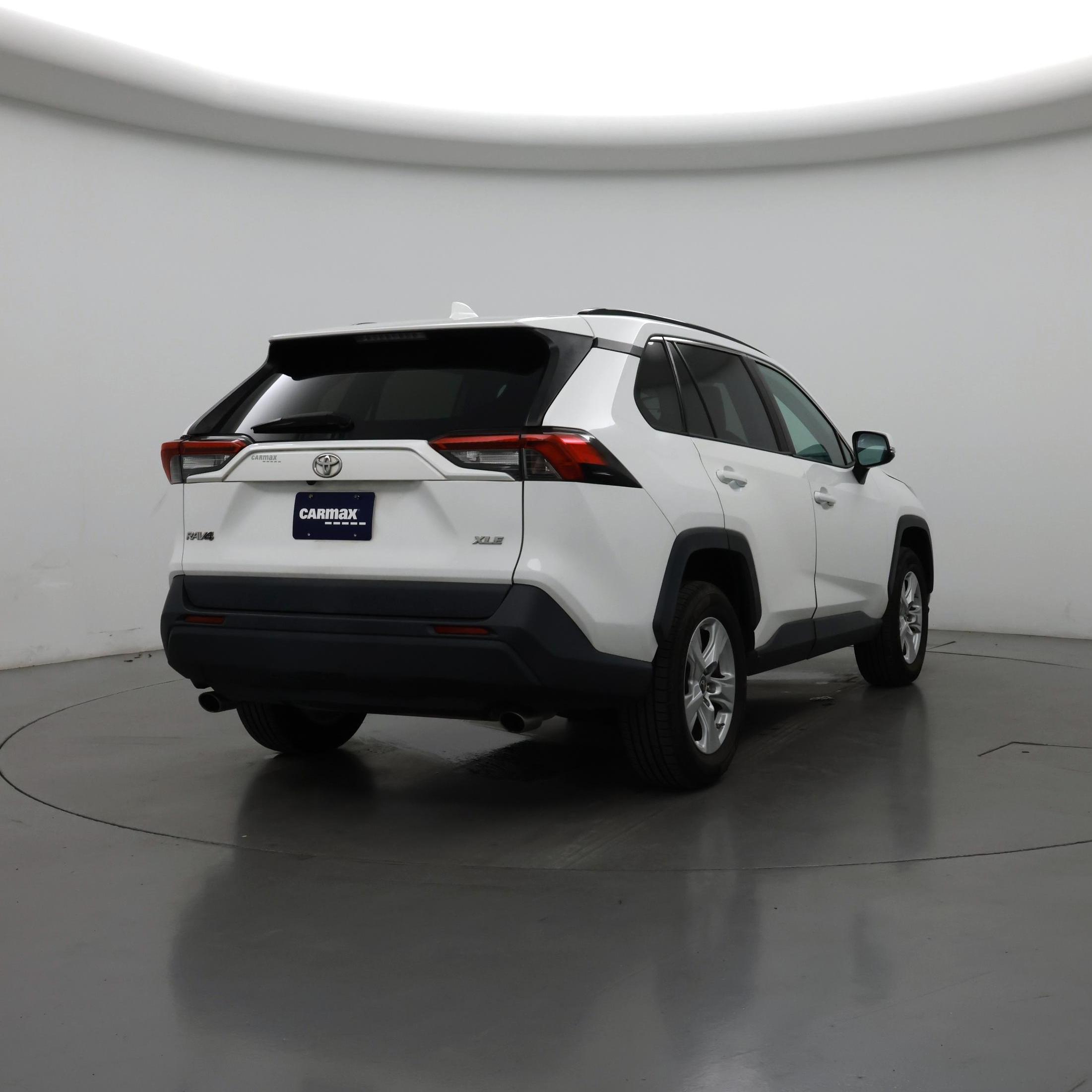 Thumbnail: 2019 Toyota RAV4 - 8