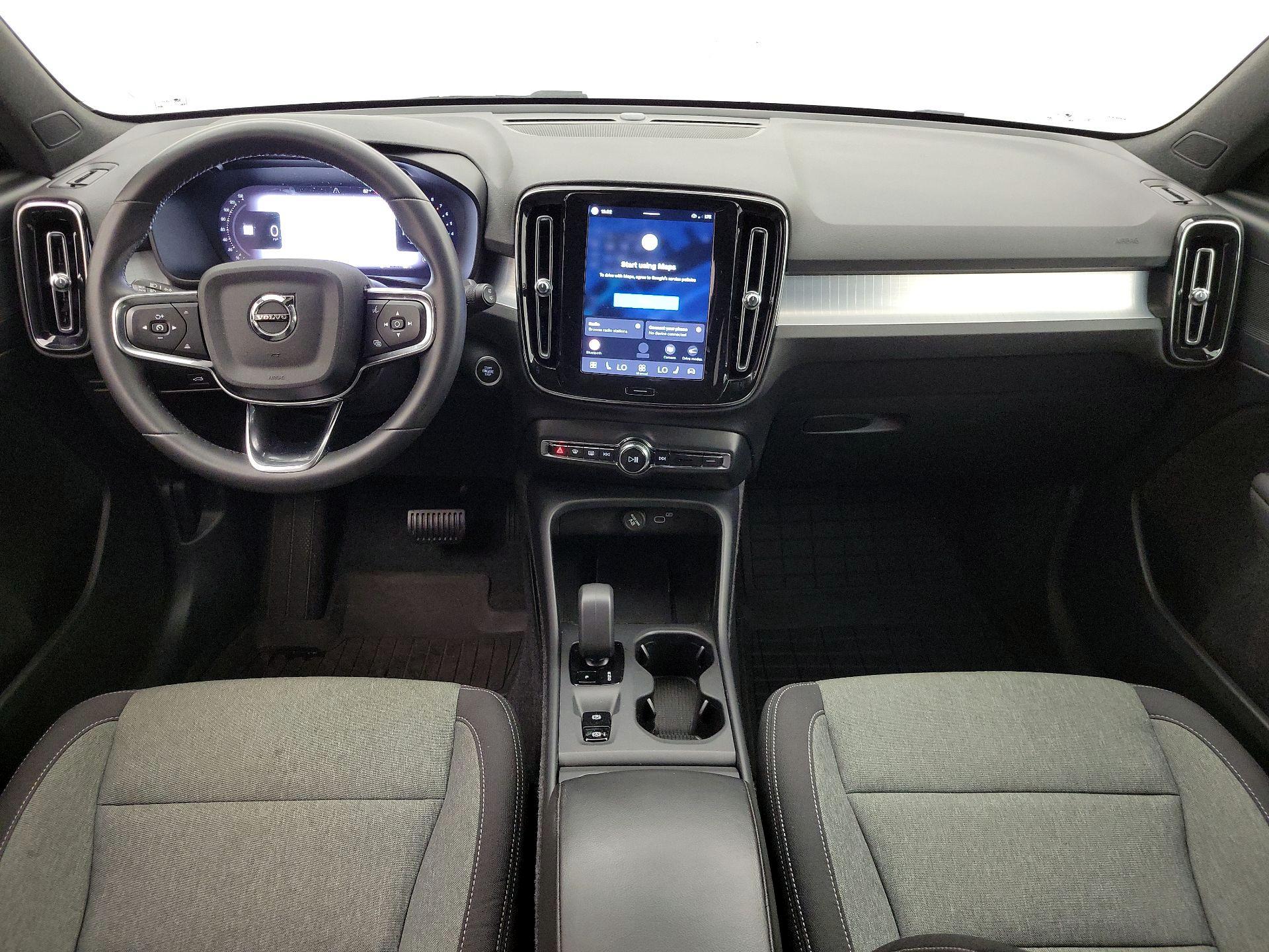 Thumbnail: 2024 Volvo XC40 - 9