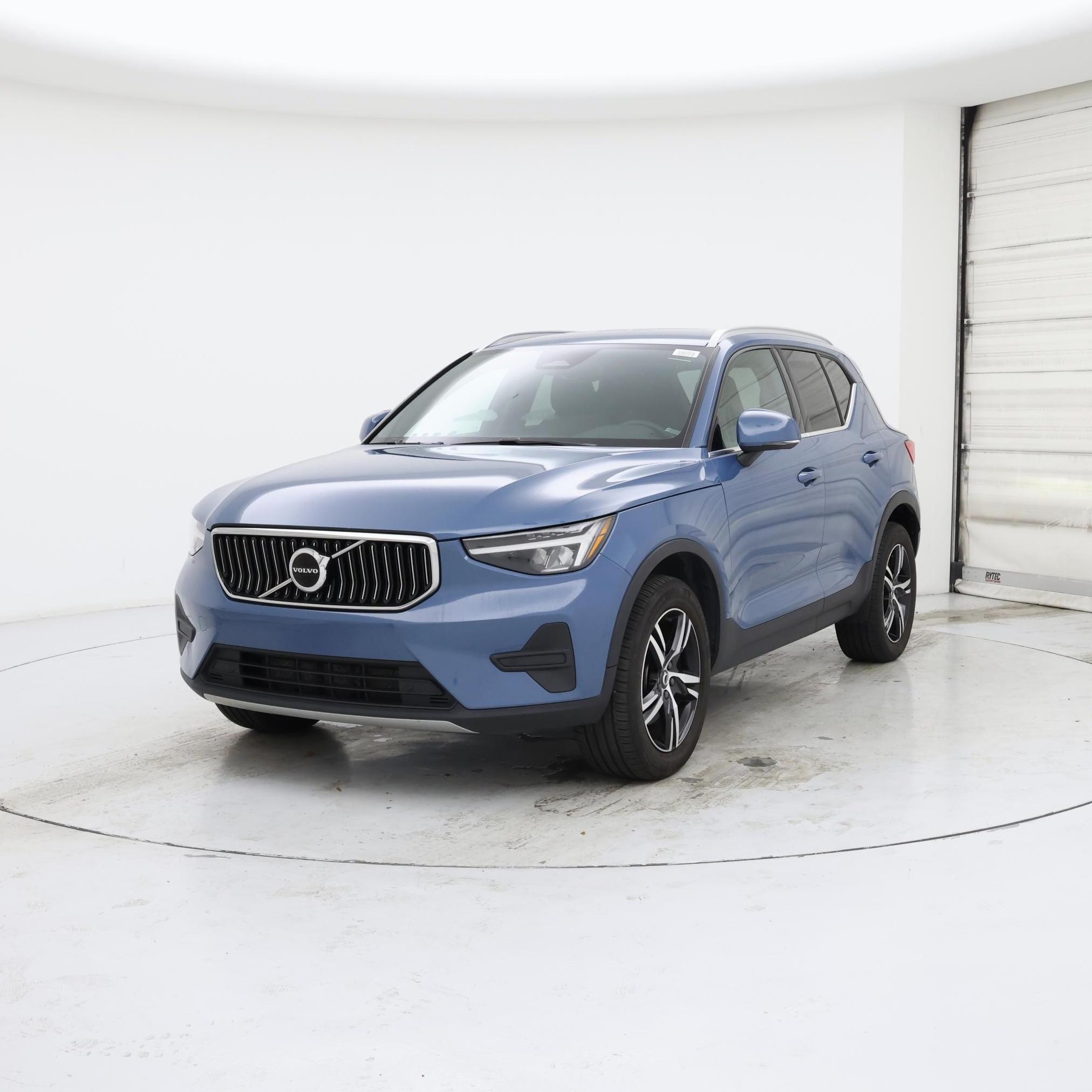 Thumbnail: 2024 Volvo XC40 - 4