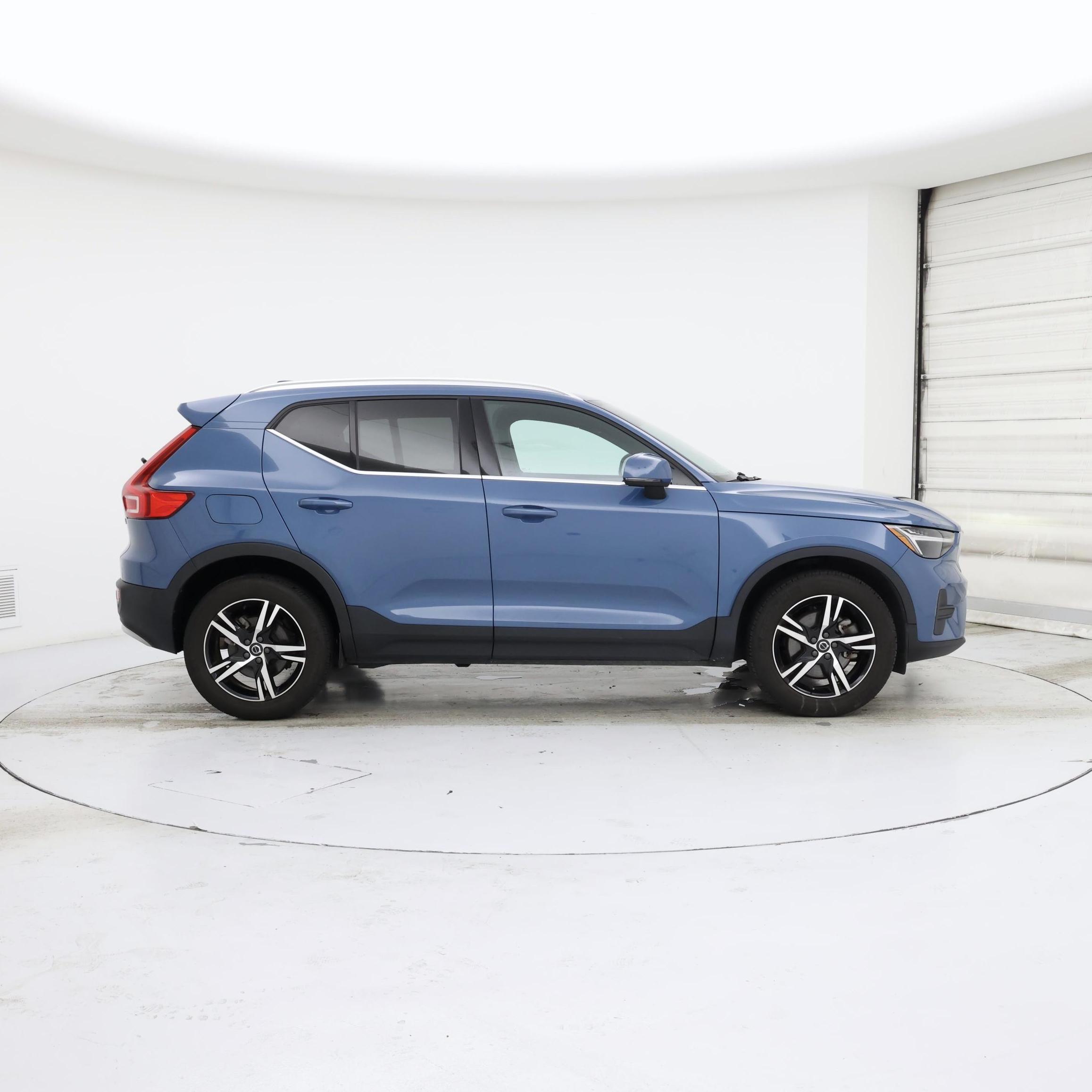 Thumbnail: 2024 Volvo XC40 - 7