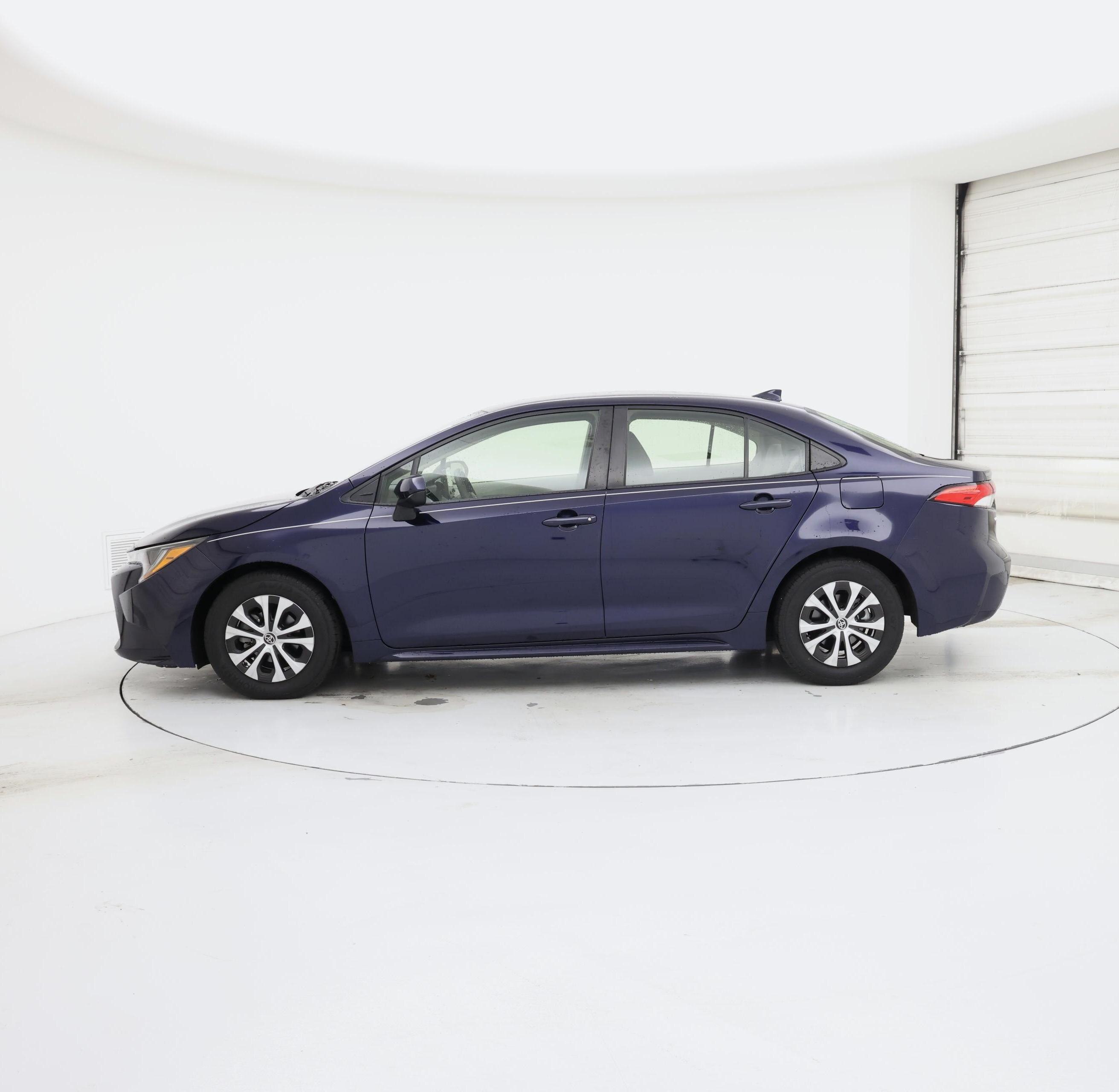 Thumbnail: 2022 Toyota Corolla - 3