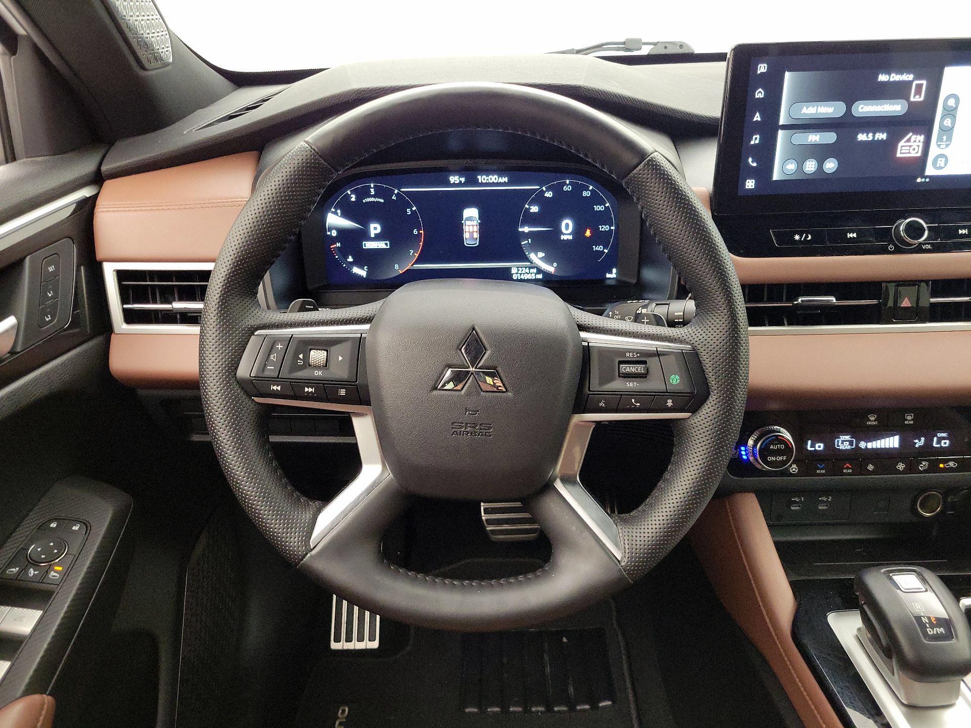 Thumbnail: 2025 Mitsubishi Outlander - 10