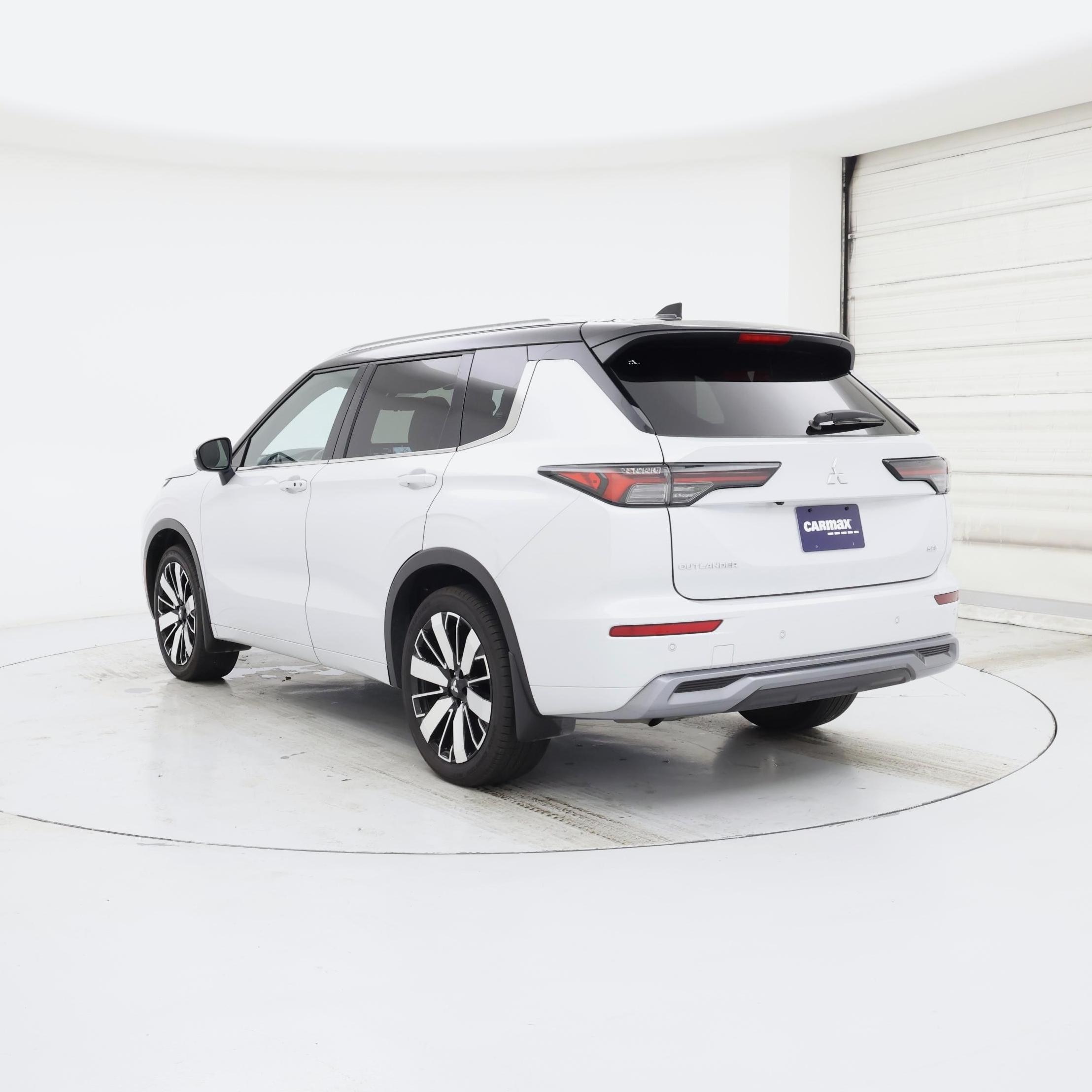 Thumbnail: 2025 Mitsubishi Outlander - 2