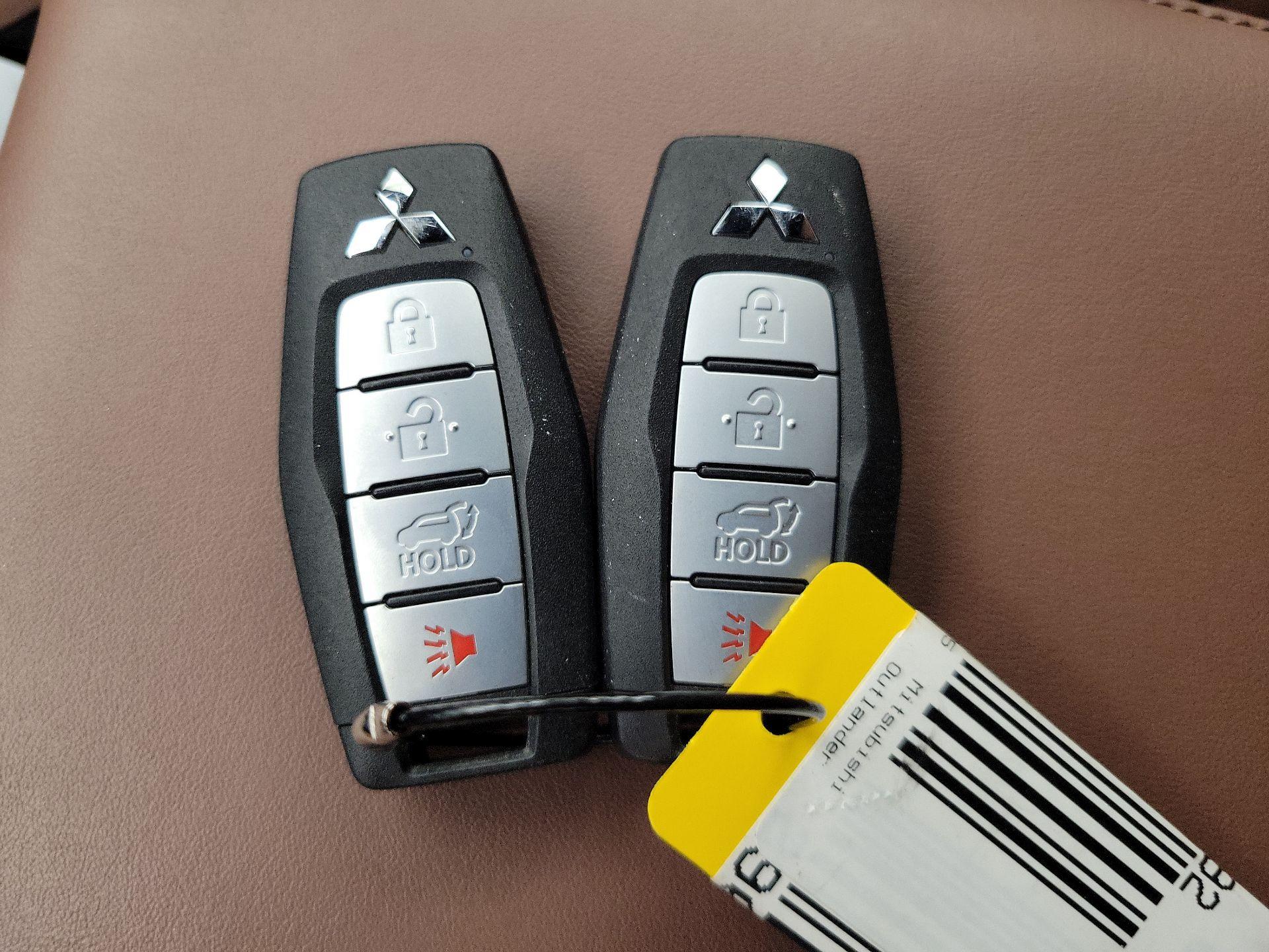 Thumbnail: 2025 Mitsubishi Outlander - 19
