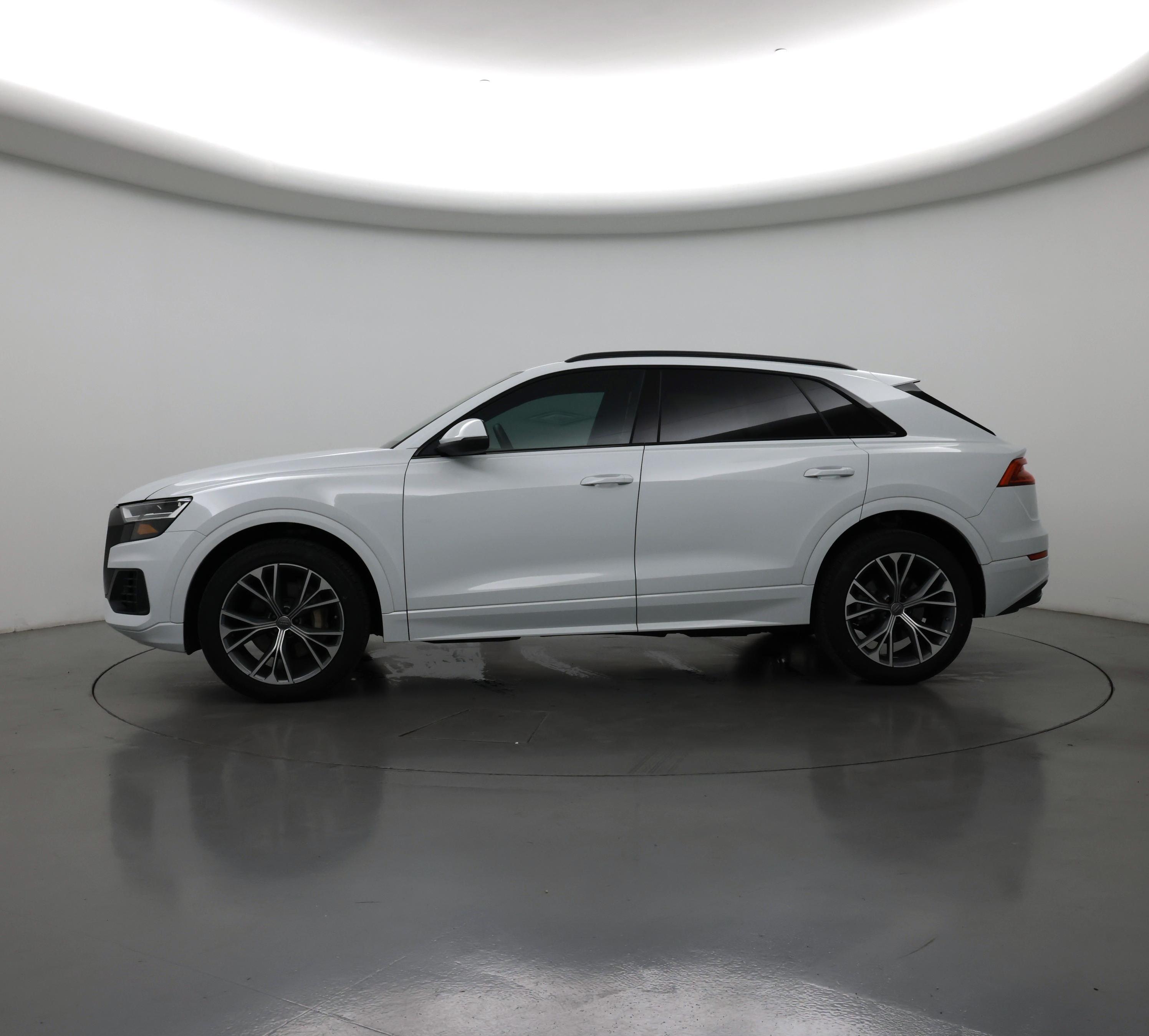 Thumbnail: 2020 Audi Q8 - 3