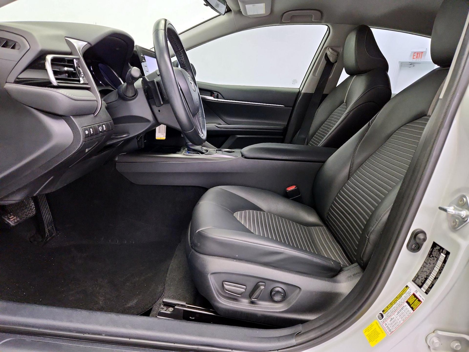Power Seat(s) & Side Airbags