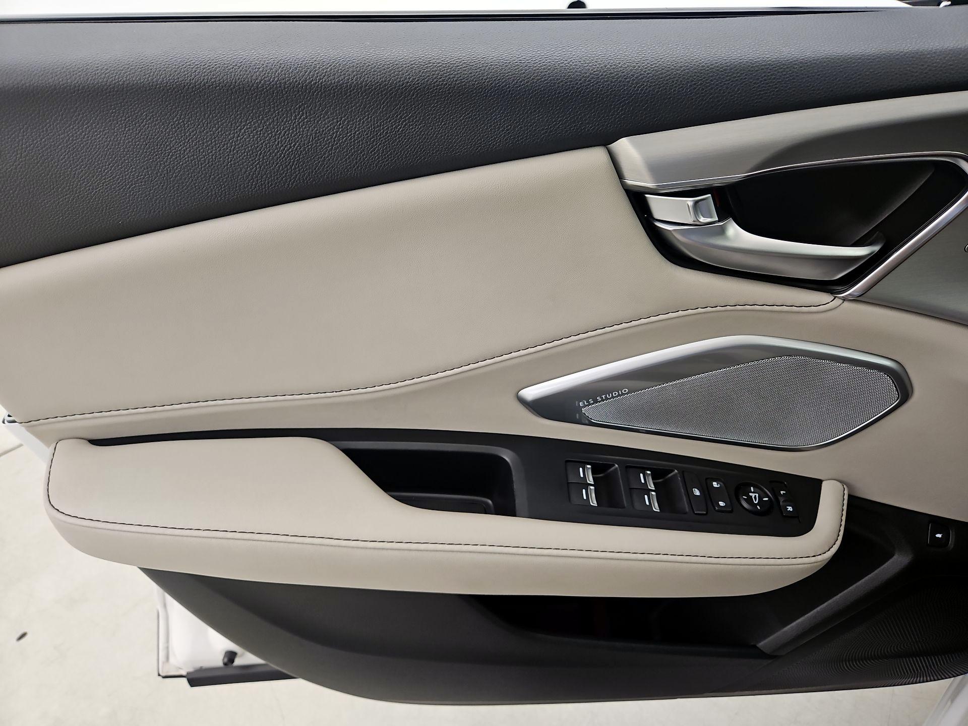 Thumbnail: 2025 Acura RDX - 12